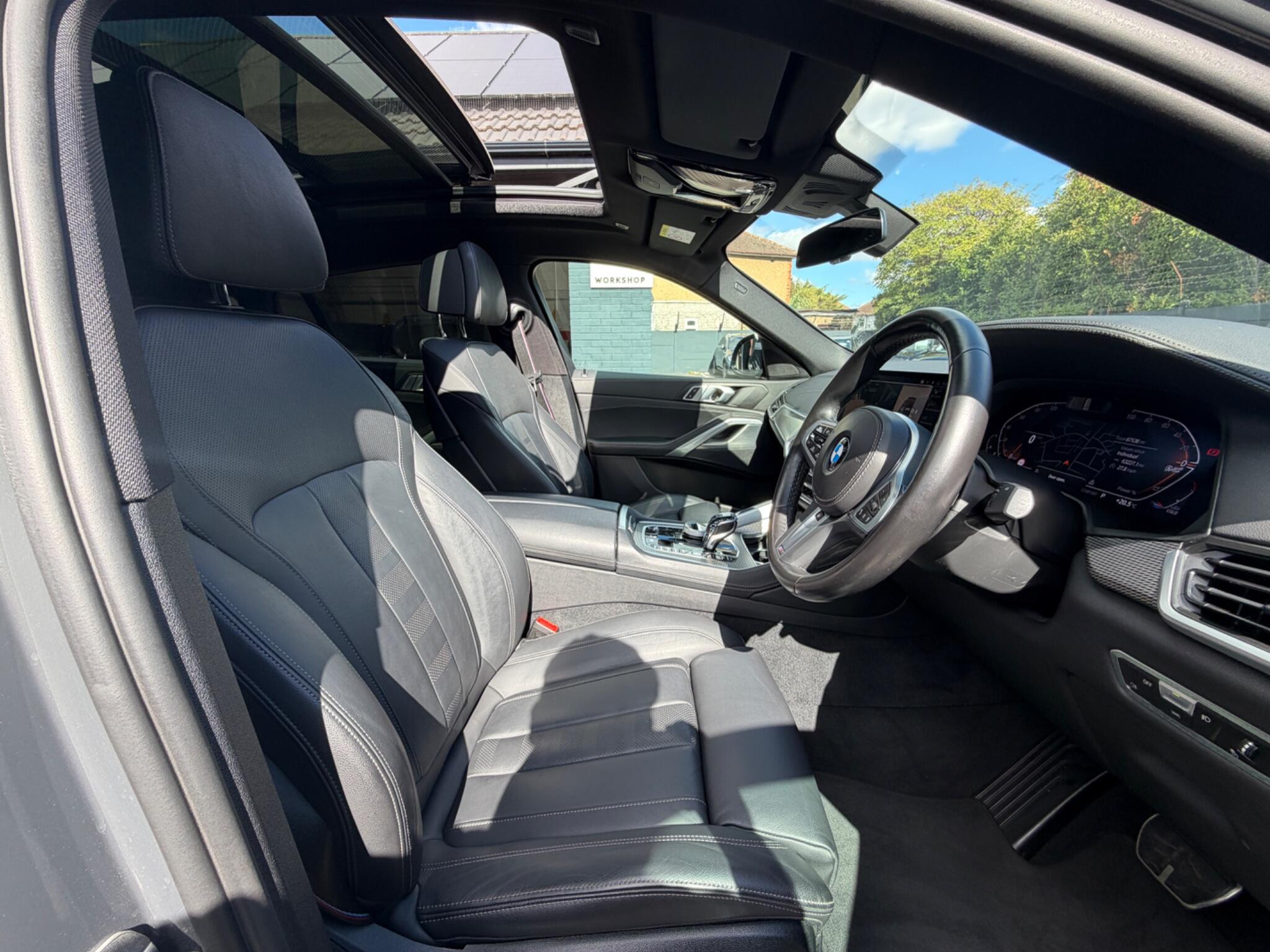 BMW X6 view 12