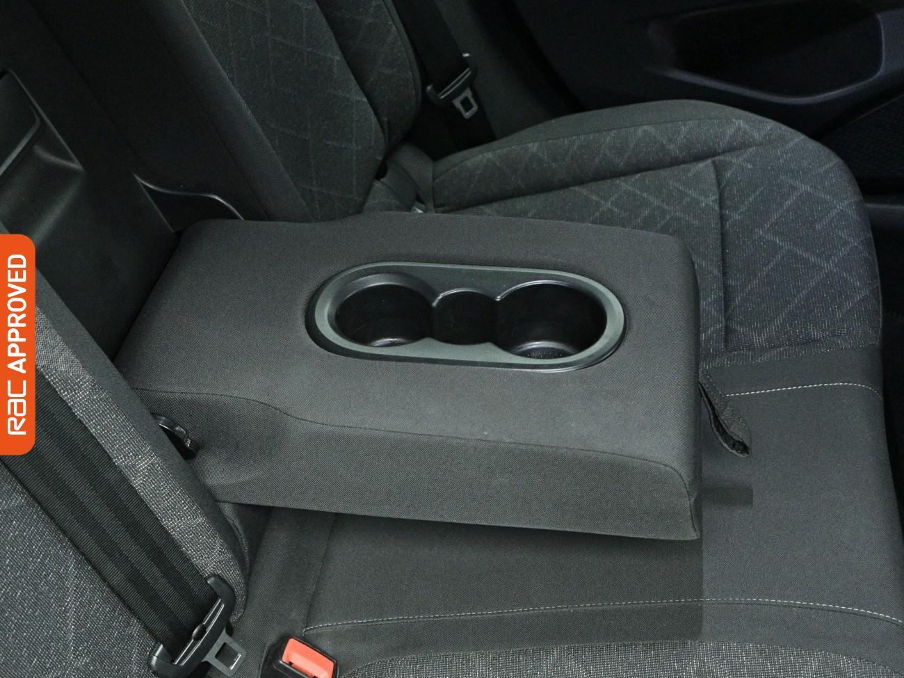 Volkswagen Golf view 24