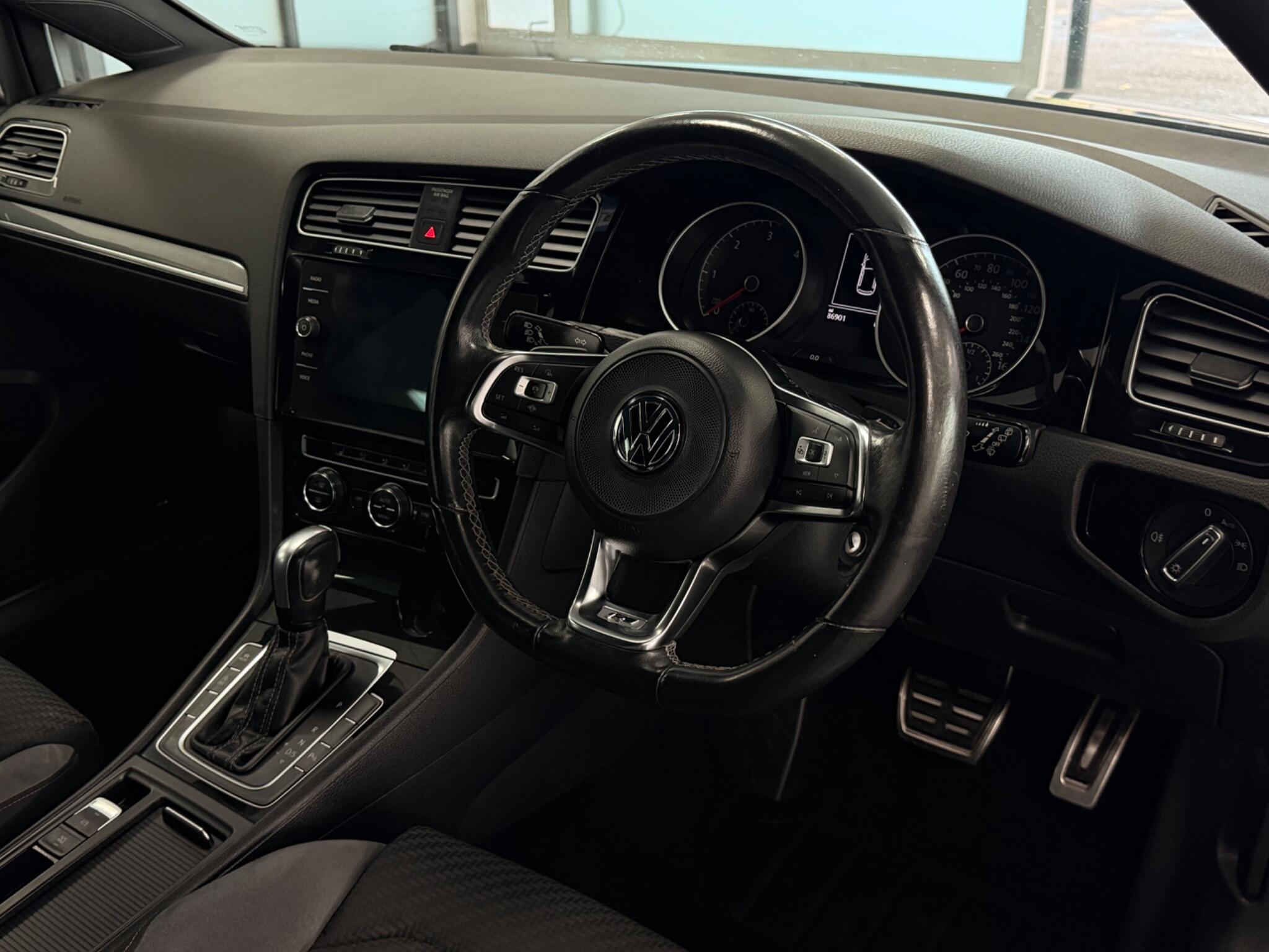 Volkswagen Golf view 29