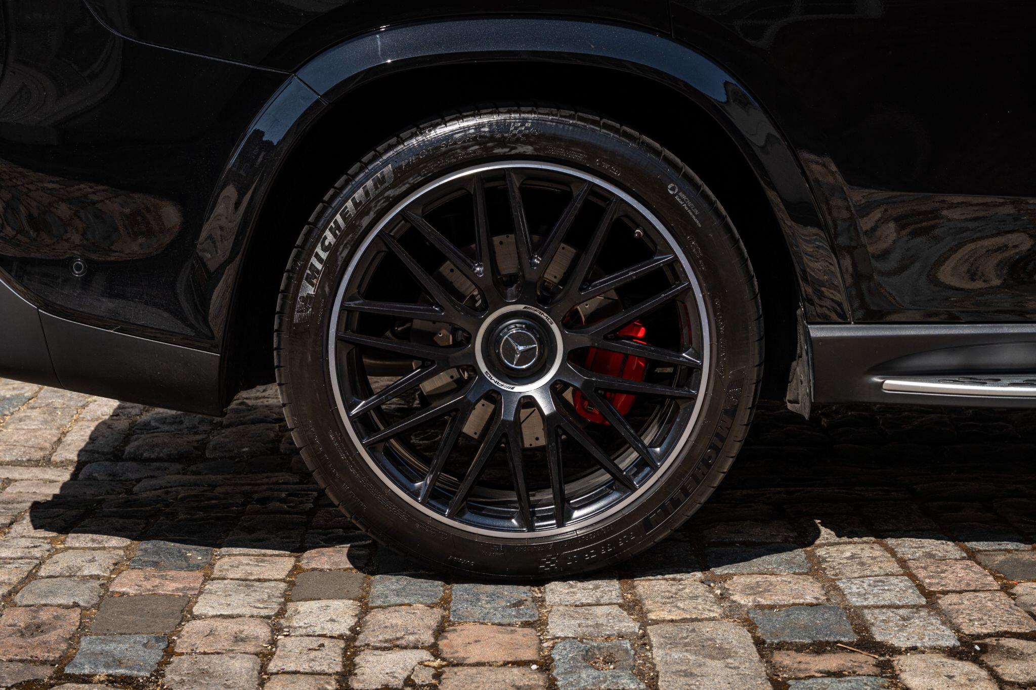 Mercedes-Benz GLS view 26