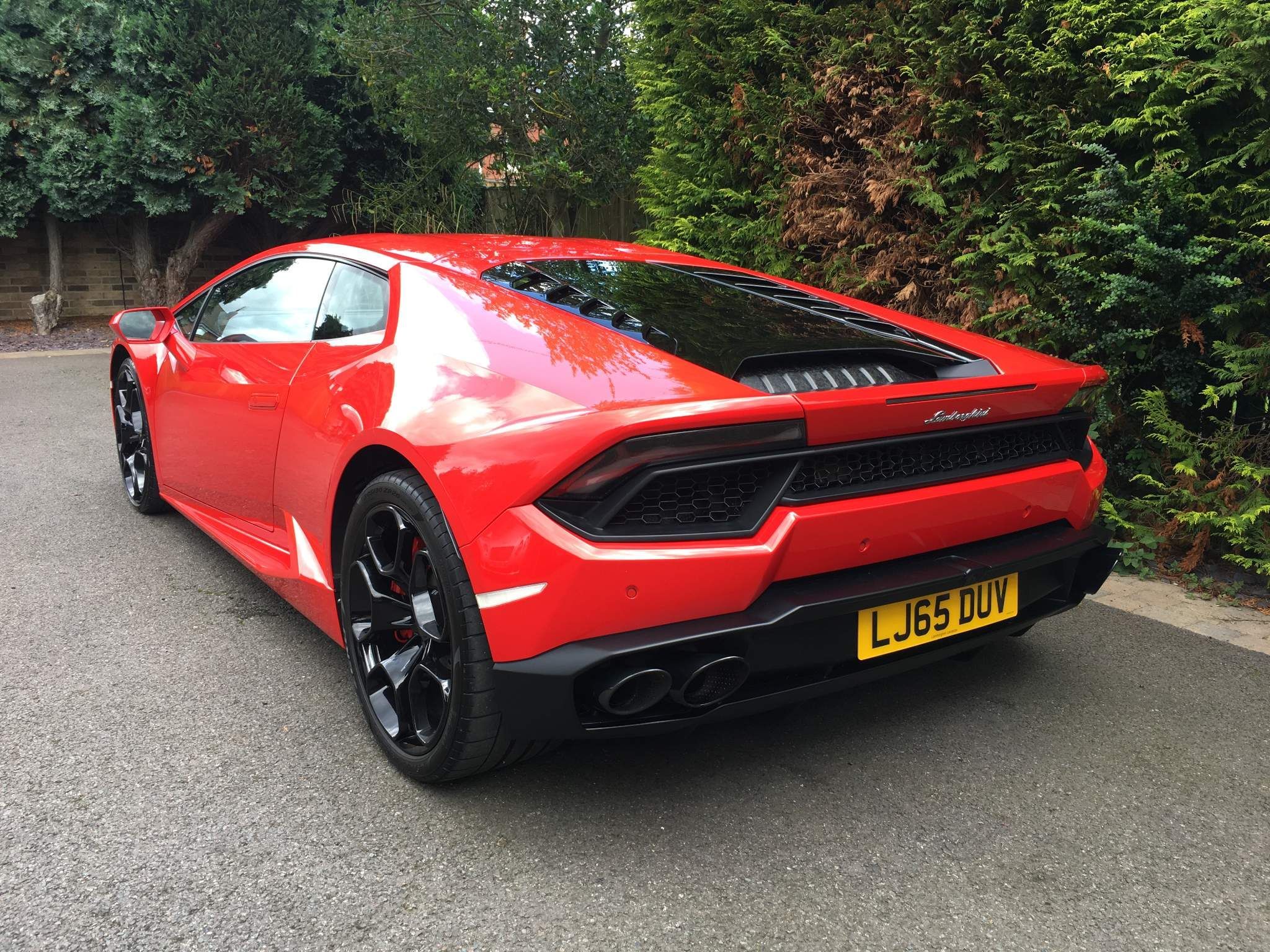 Lamborghini Huracan view 9
