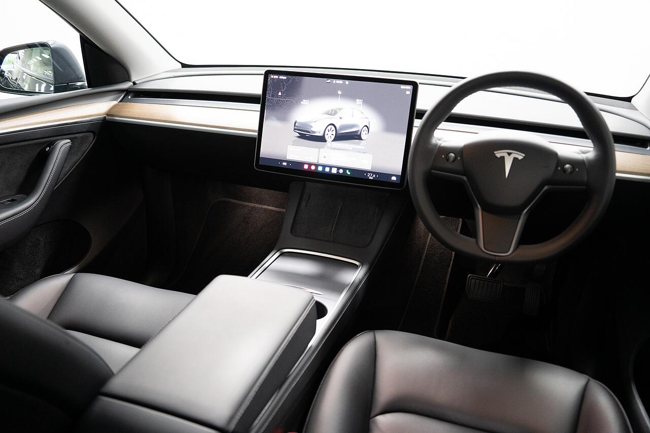 Tesla Model Y view 5