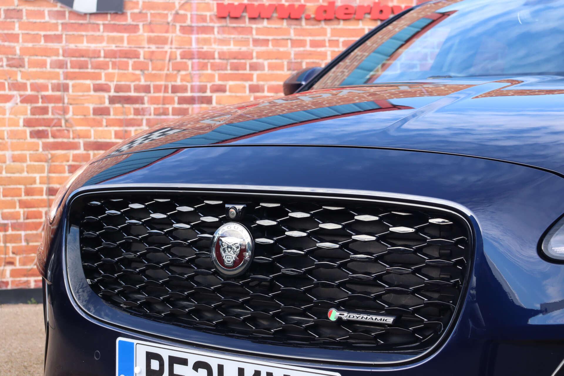 Jaguar E-Pace view 14