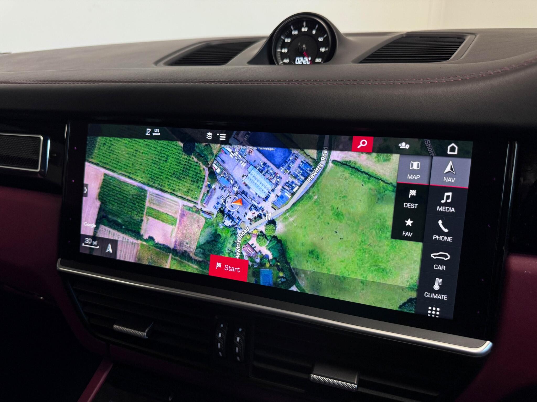 Porsche Cayenne view 11