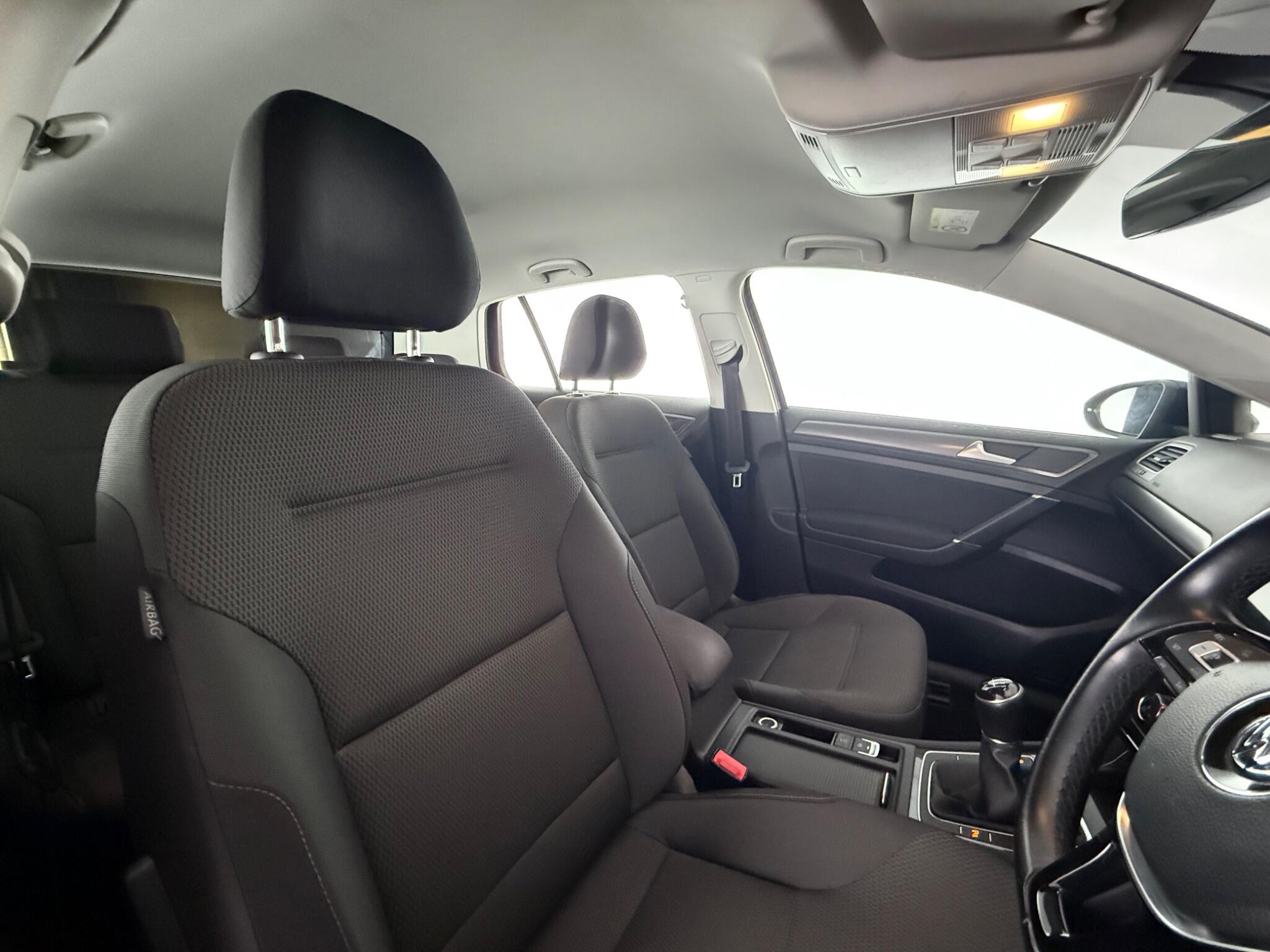 Volkswagen Golf view 27