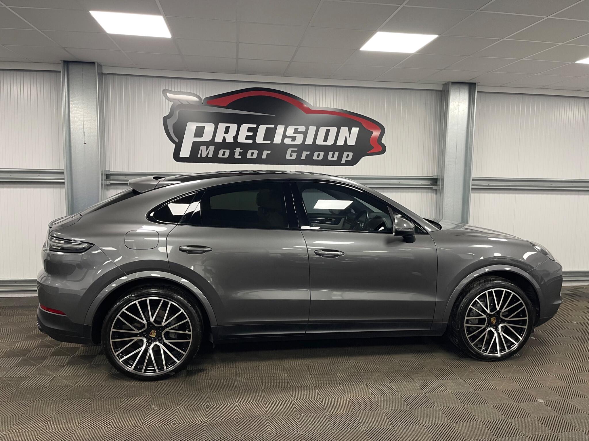 Porsche Cayenne view 27