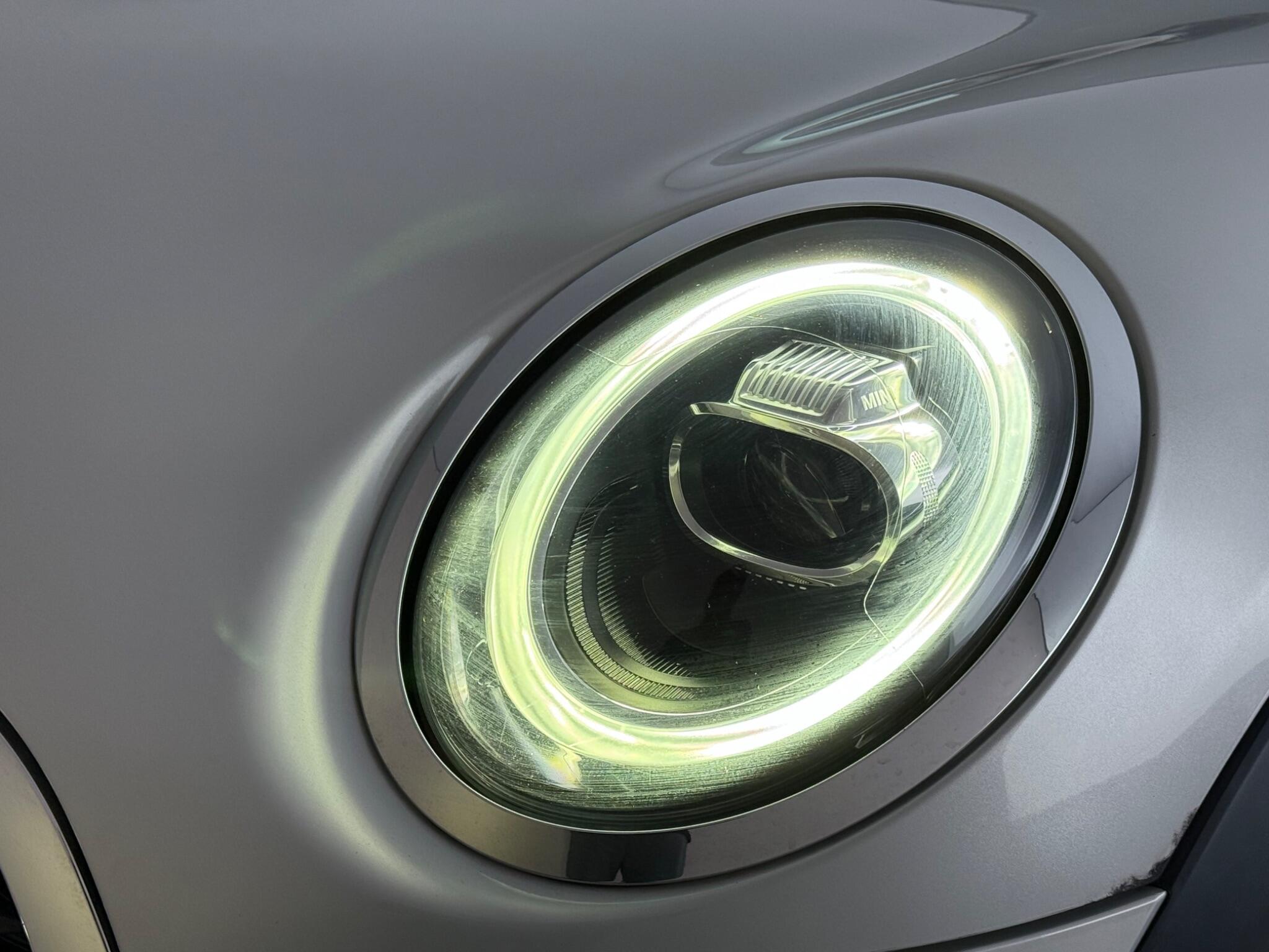 Mini Hatch view 12