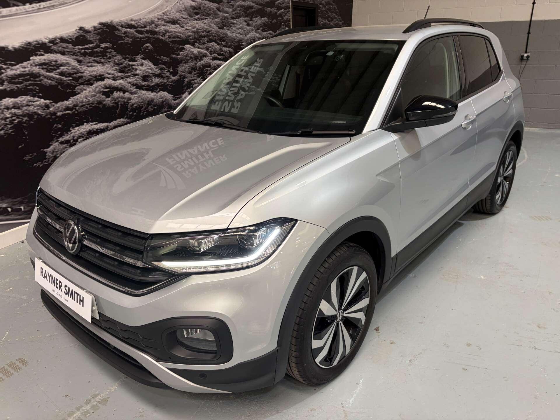 Volkswagen T-Cross view 6