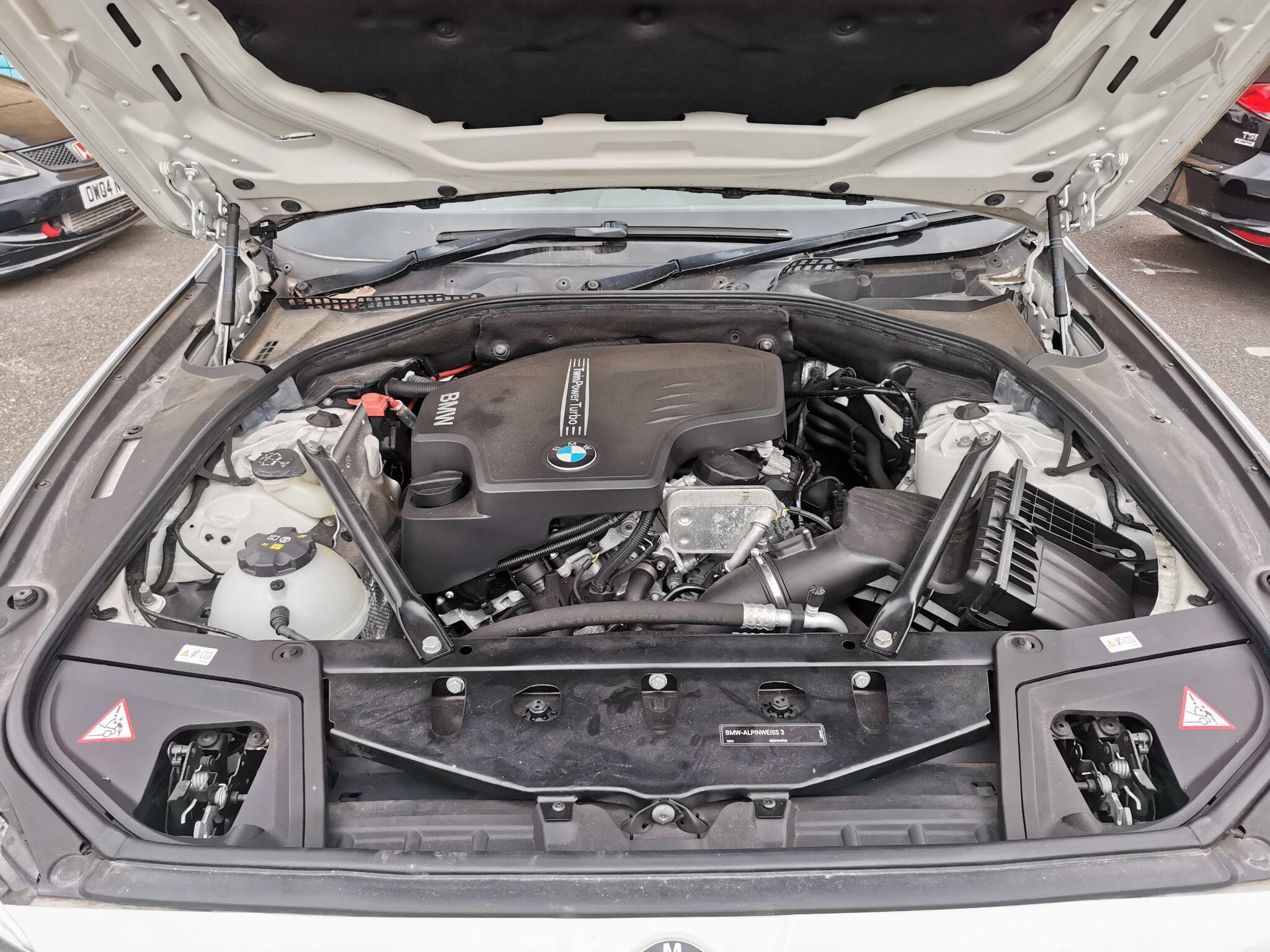 BMW 5 Series view 43