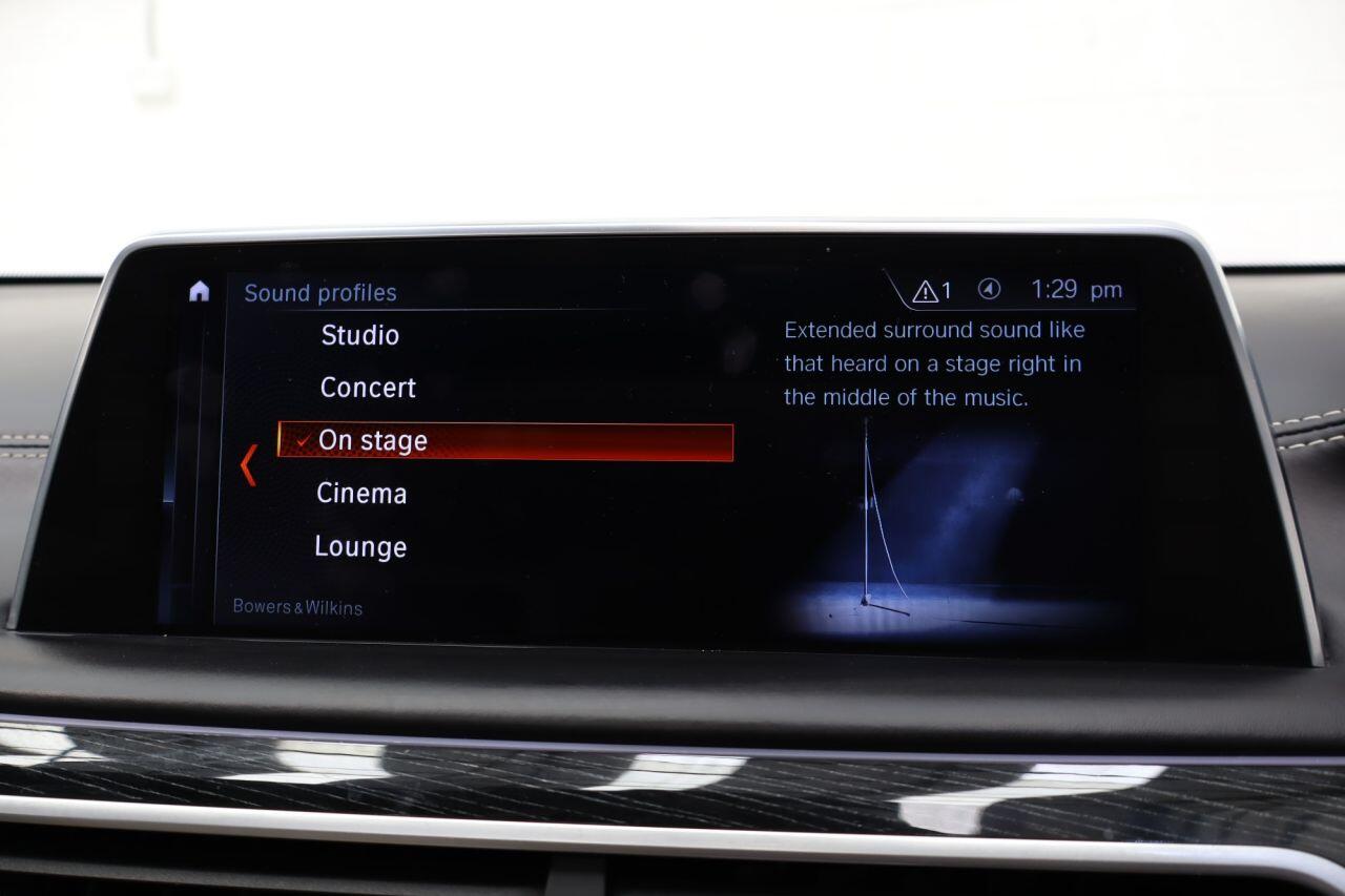 BMW 7 Series view 39