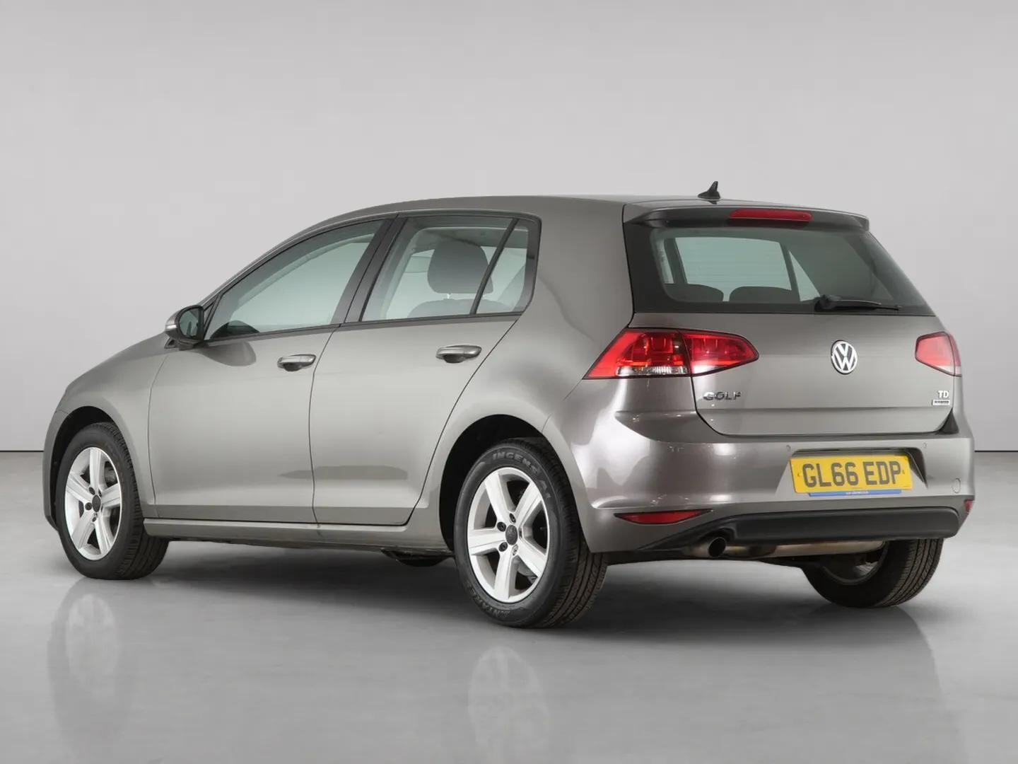 Volkswagen Golf view 6
