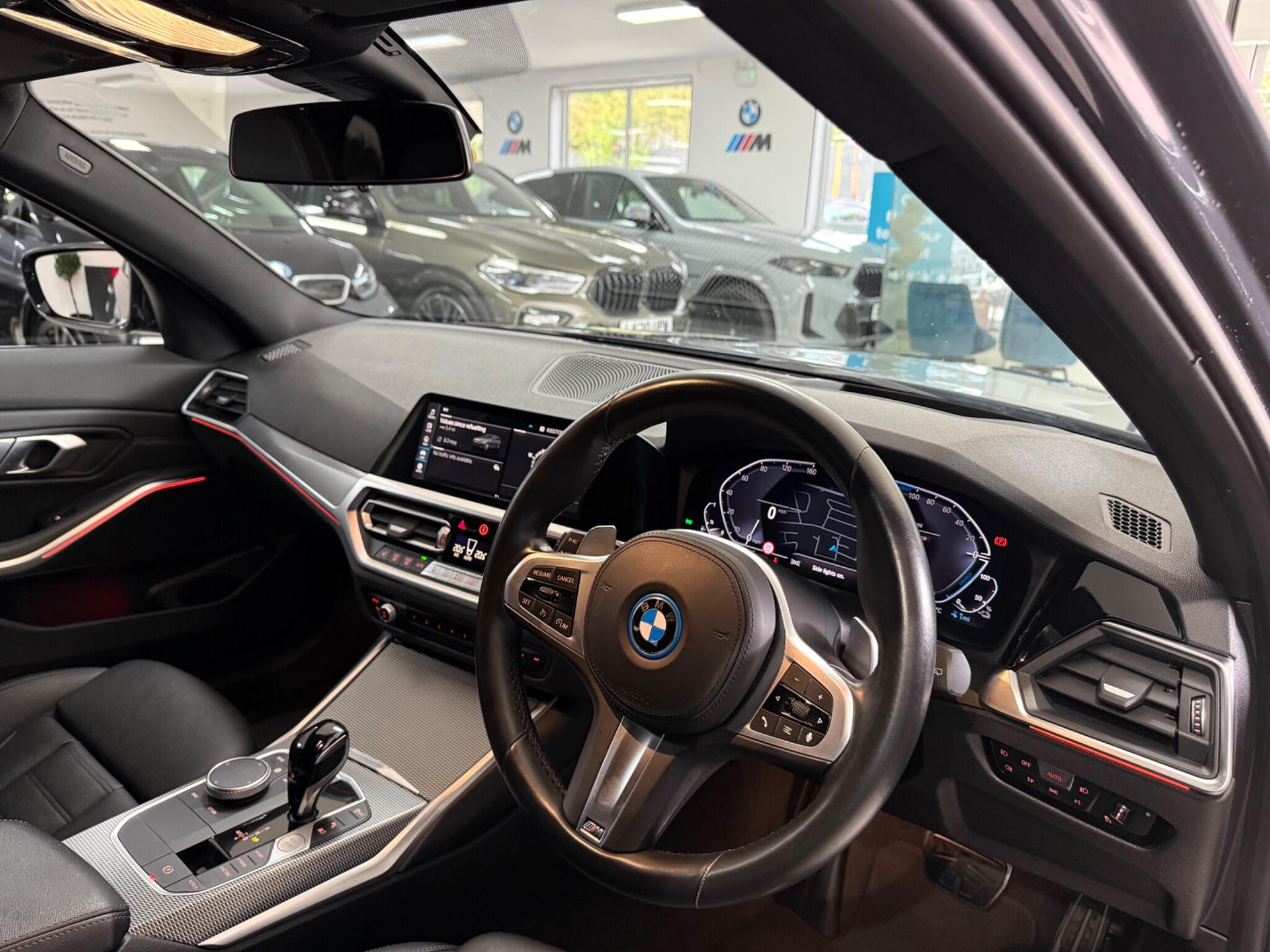 BMW 3 Series view 29