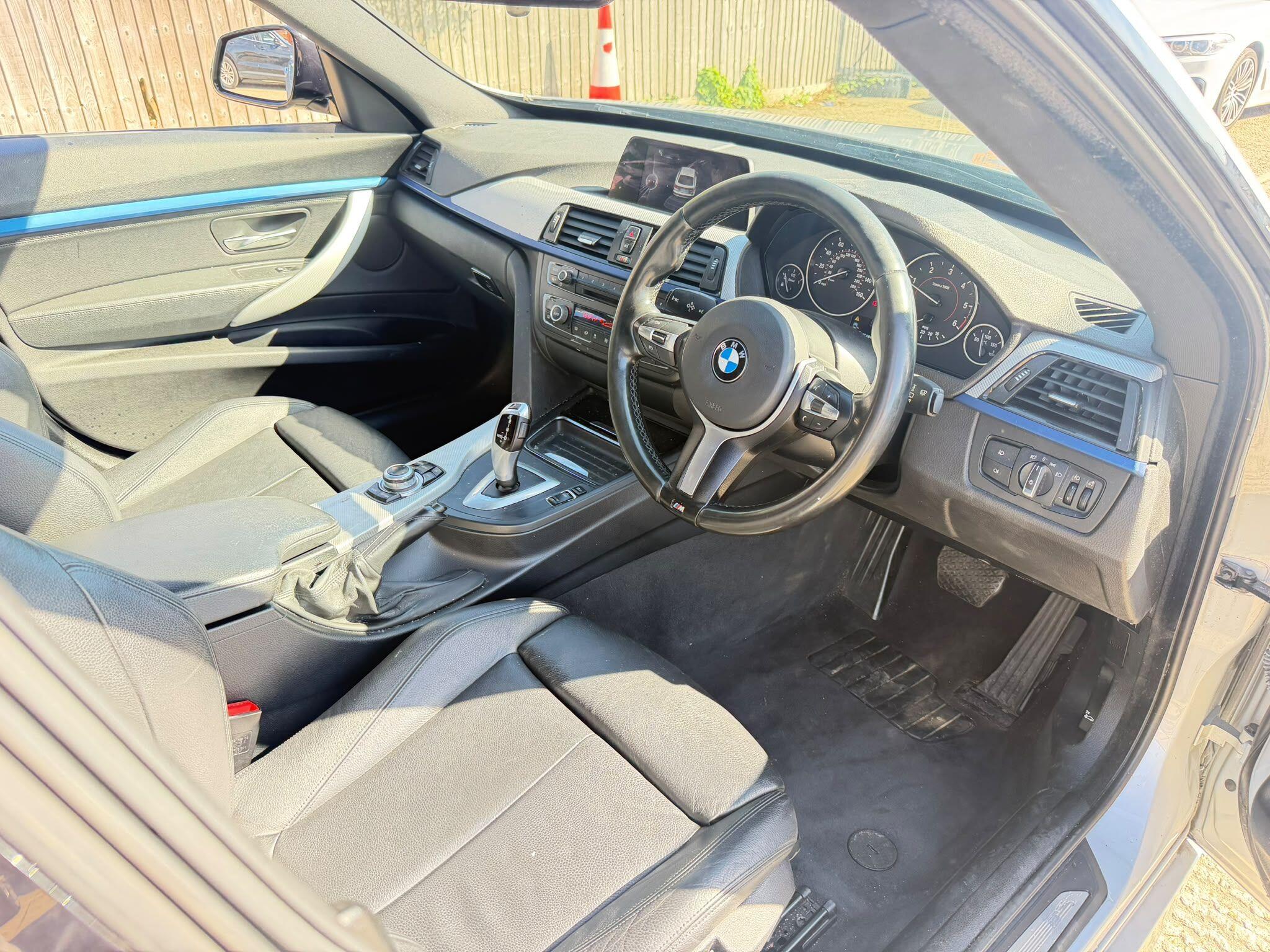 BMW 3 Series view 9