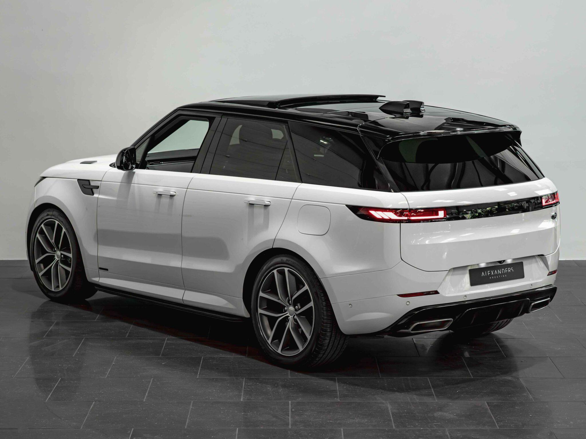 Land Rover Range Rover Sport view 5