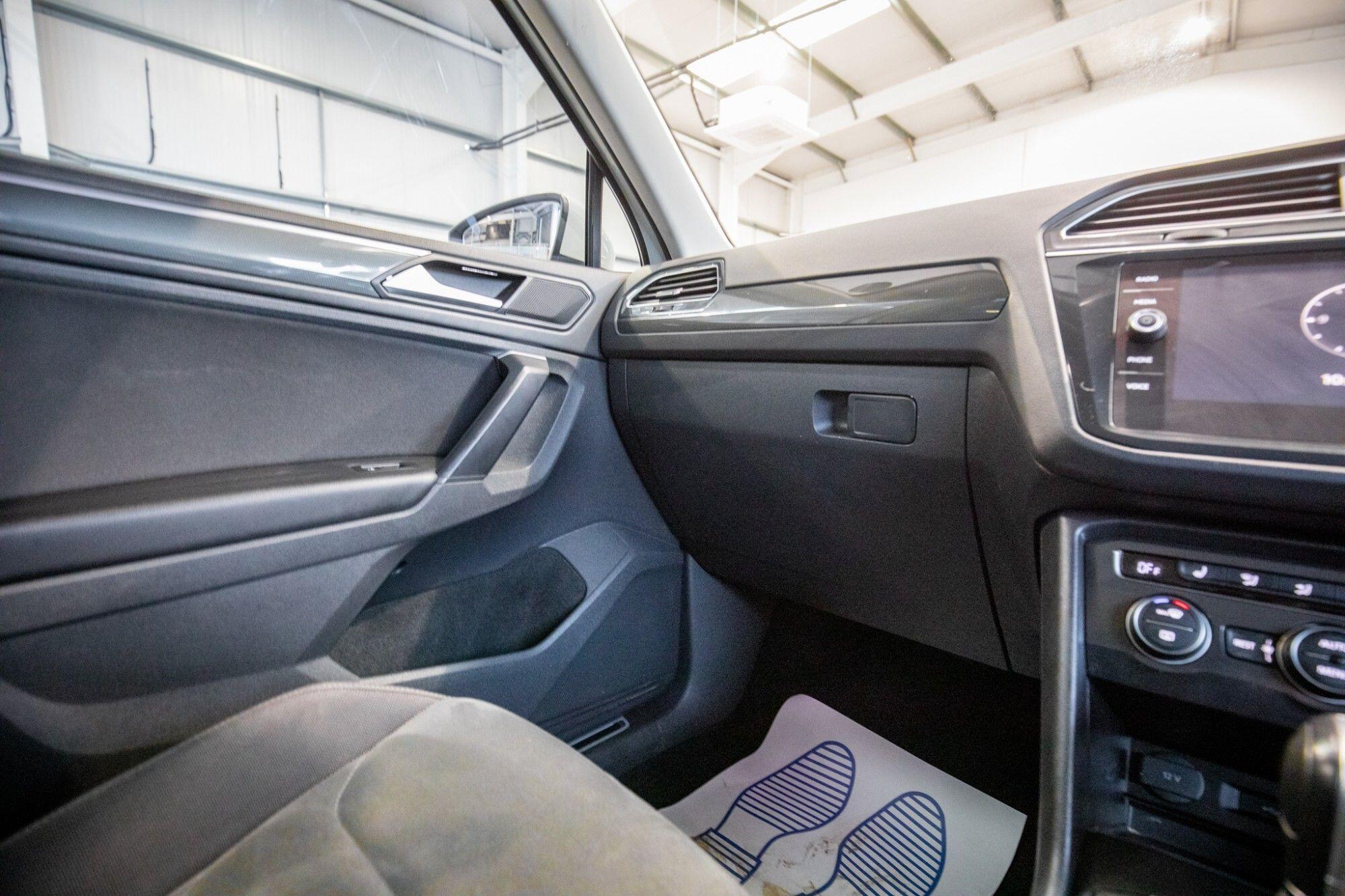 Volkswagen Tiguan view 24
