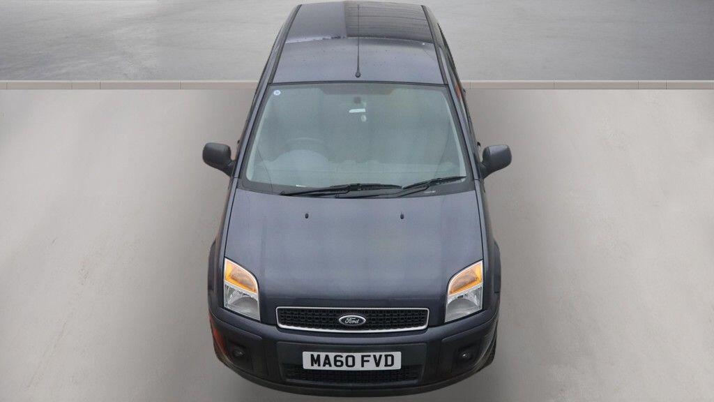 Ford Fusion view 3