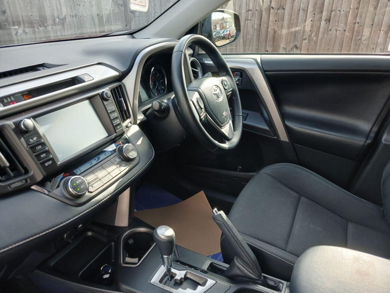 Toyota Rav4 view 17