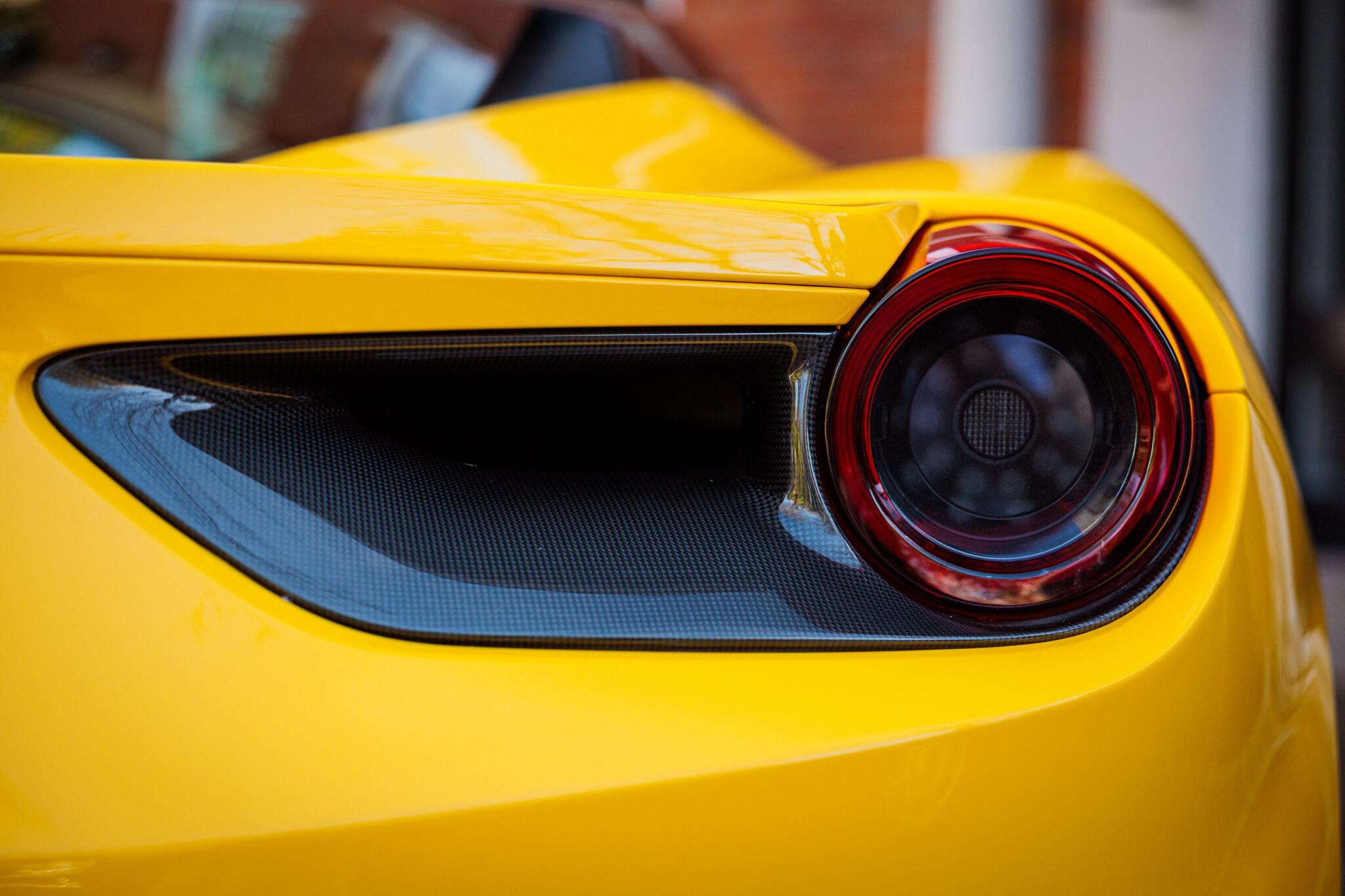 Ferrari 488 view 14