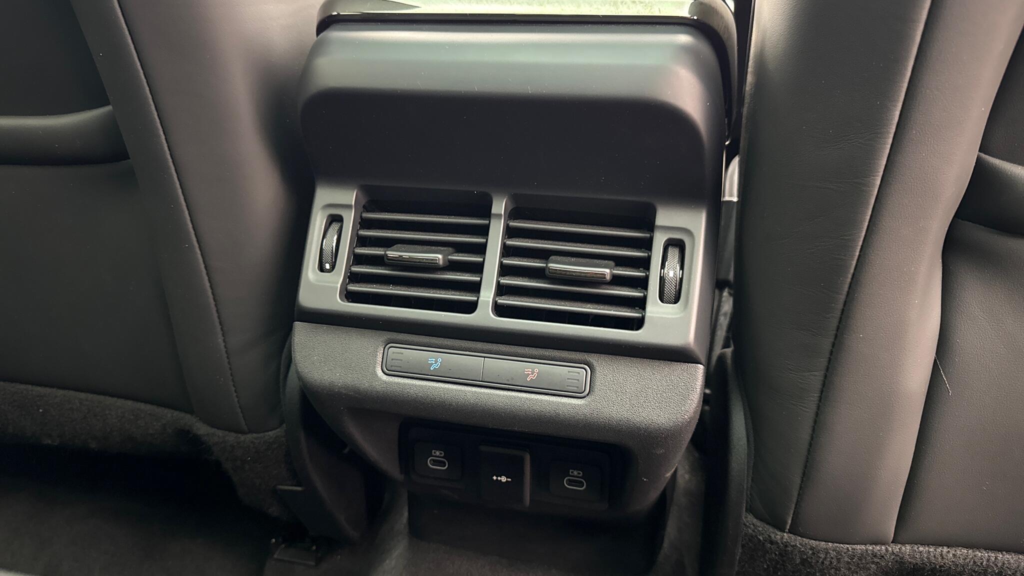 Land Rover Range Rover Evoque view 18