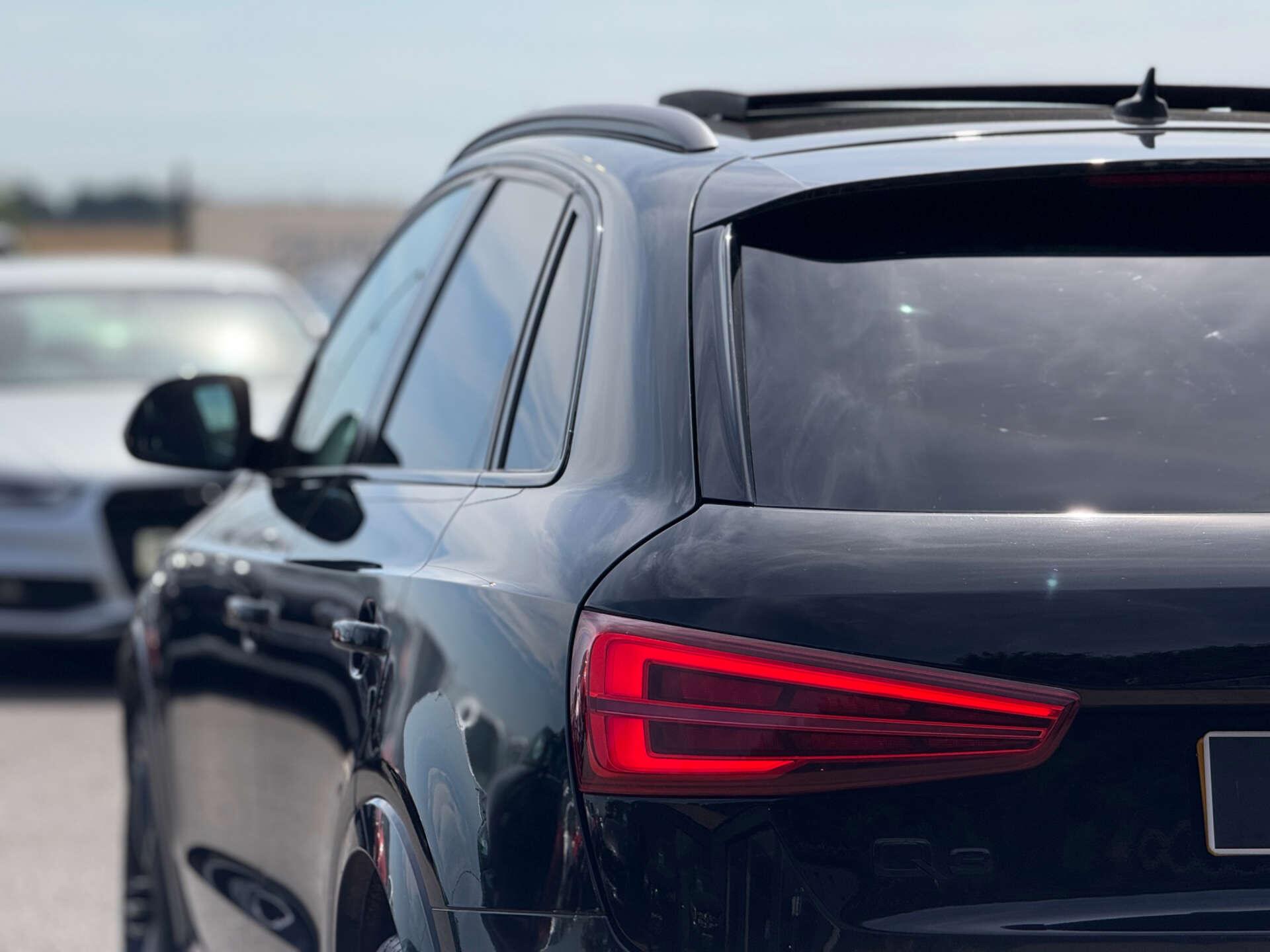 Audi Q3 view 24