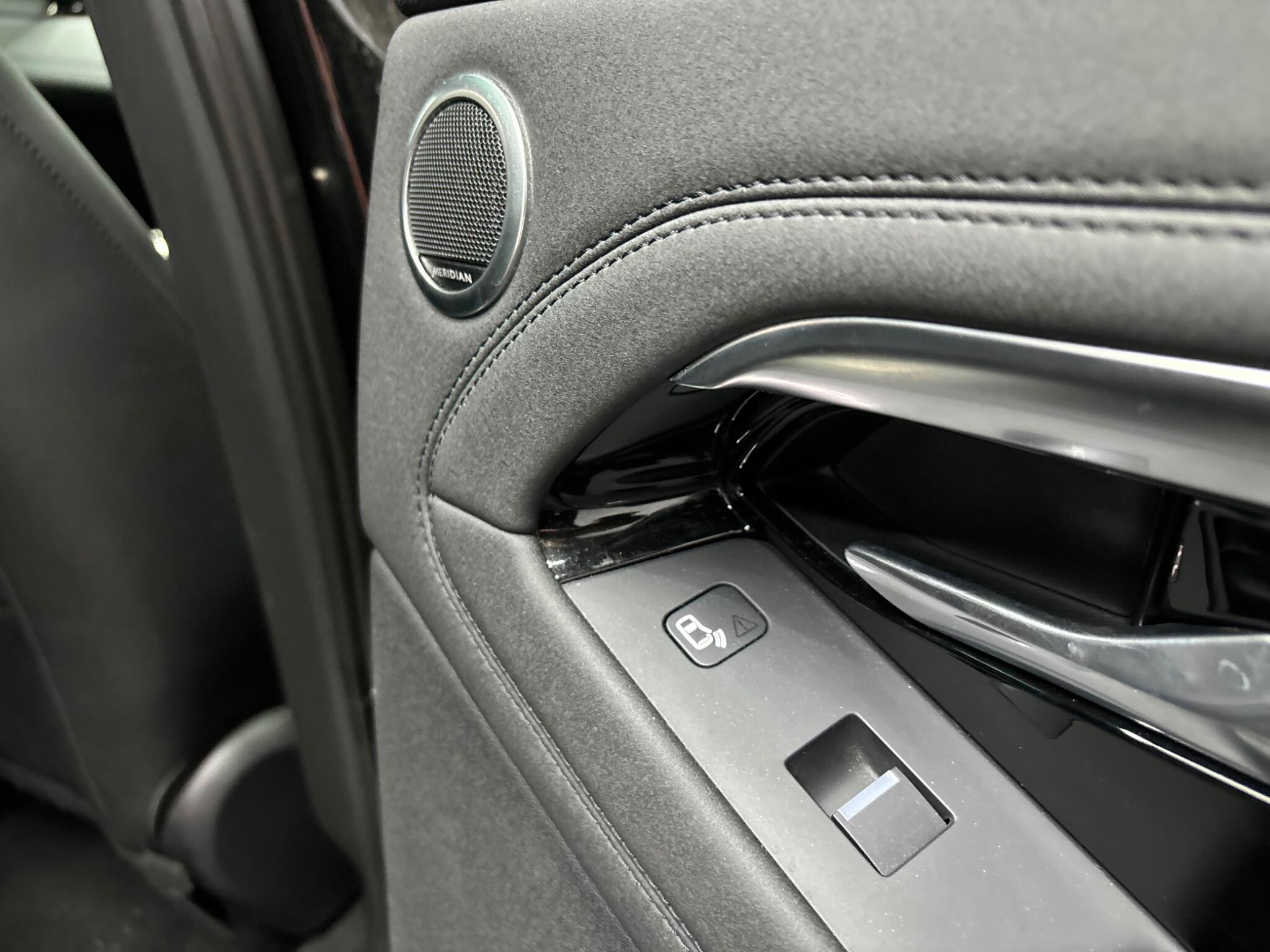Land Rover Range Rover Evoque view 18