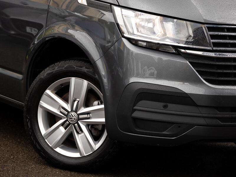 Volkswagen Transporter view 20