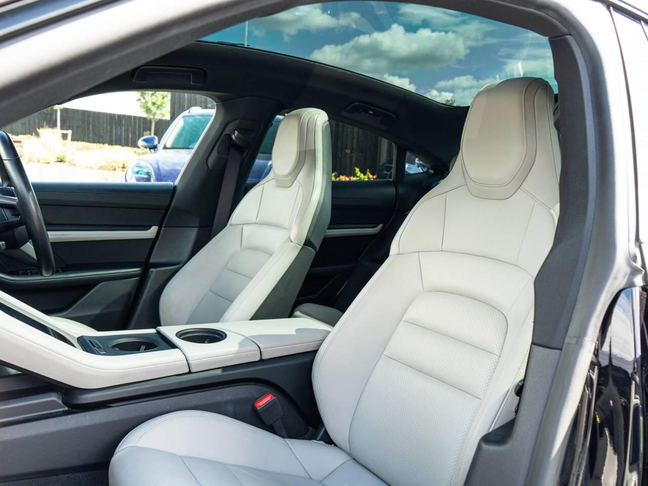 Porsche Taycan view 33