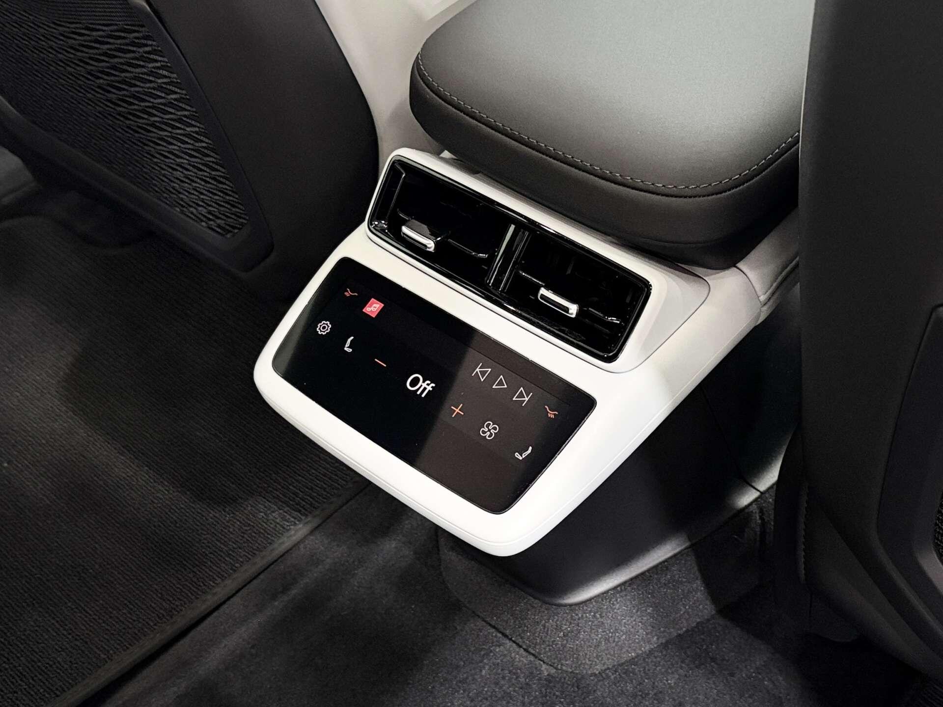 Polestar 4 view 14