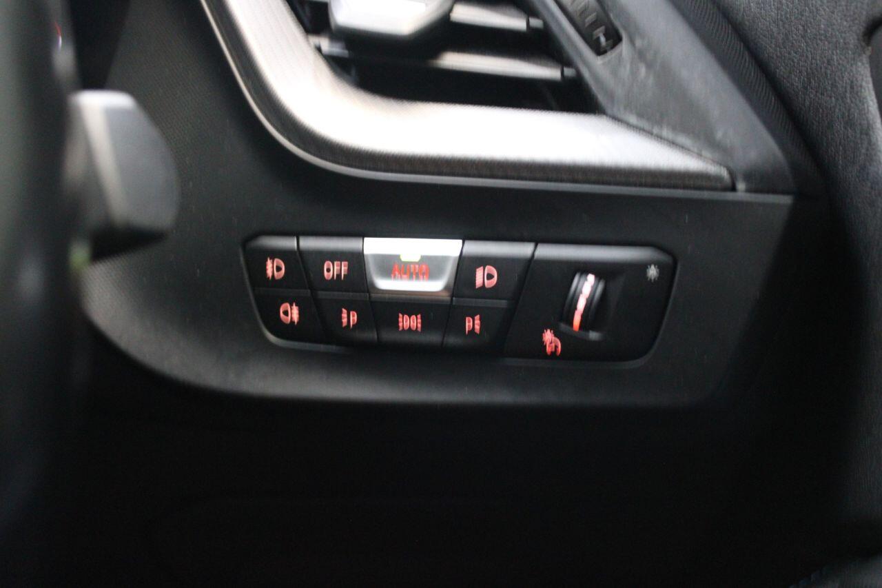 BMW 2 Series view 36