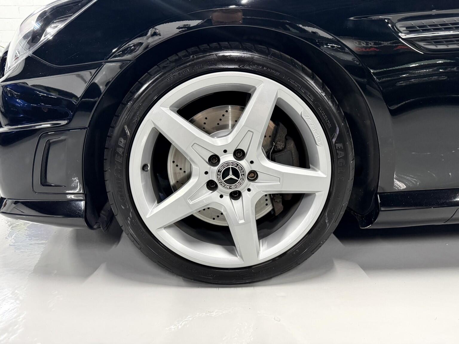 Mercedes-Benz SLK view 4