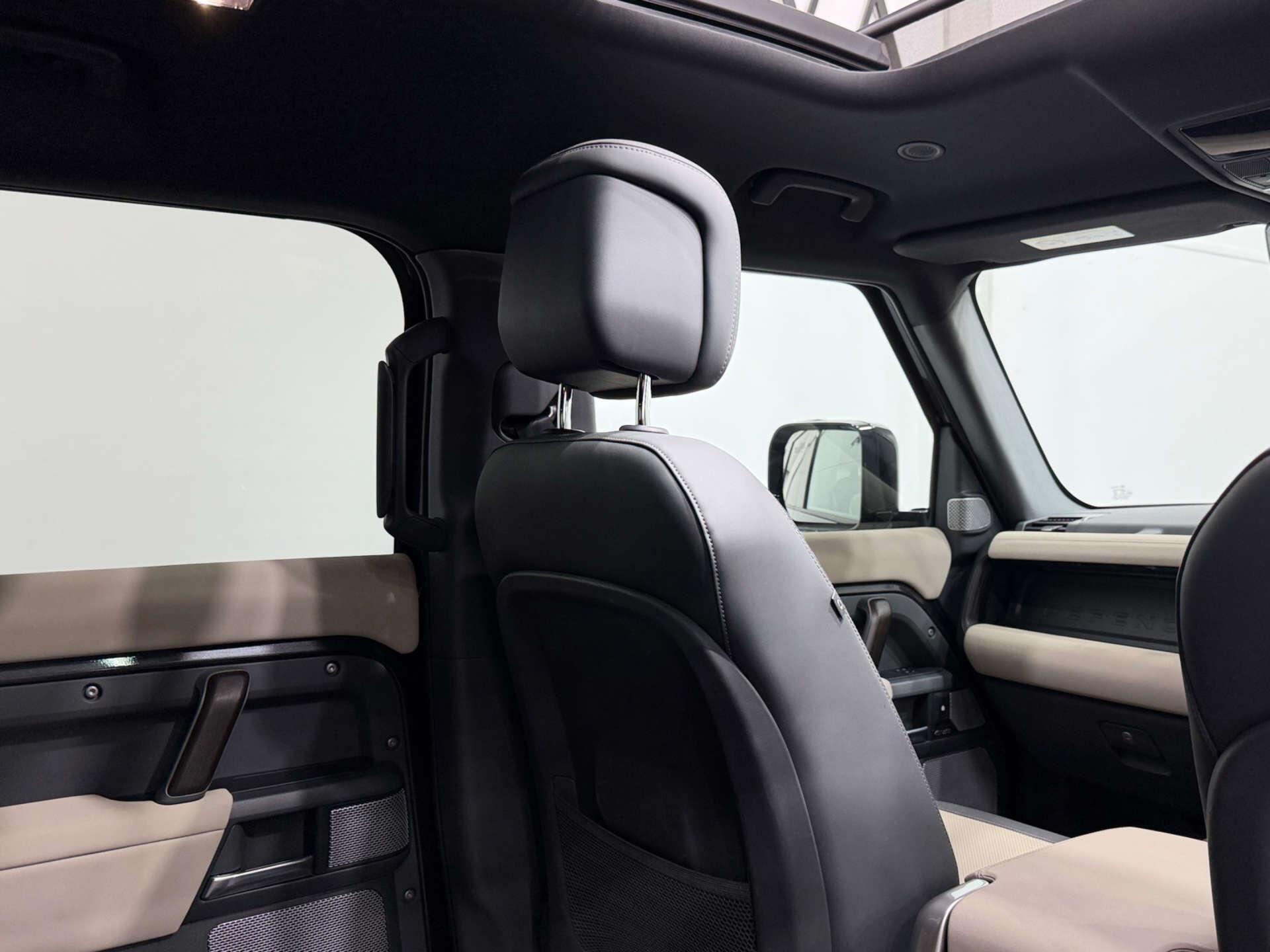 Land Rover Defender view 17