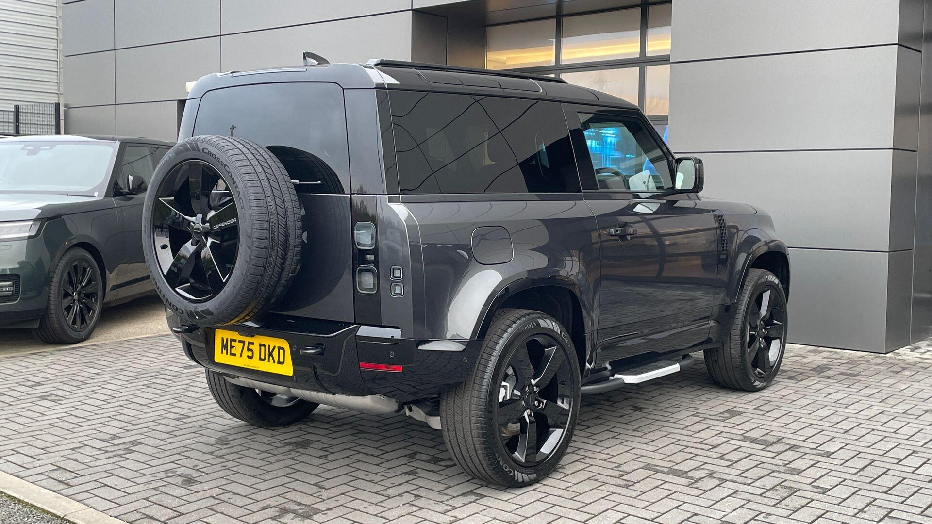 Land Rover Defender view 49