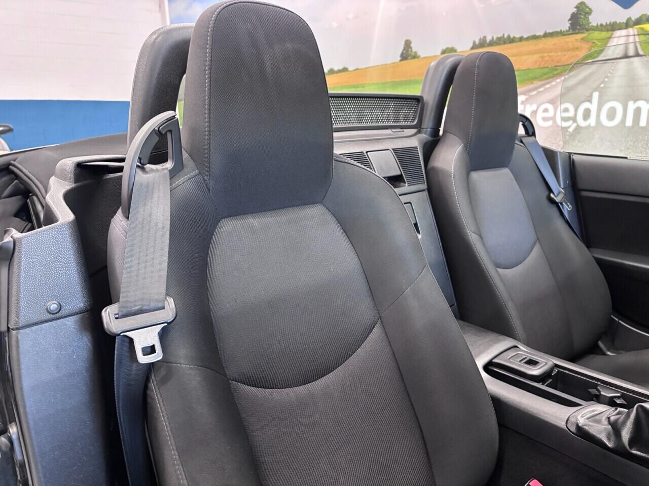 Mazda MX-5 view 15