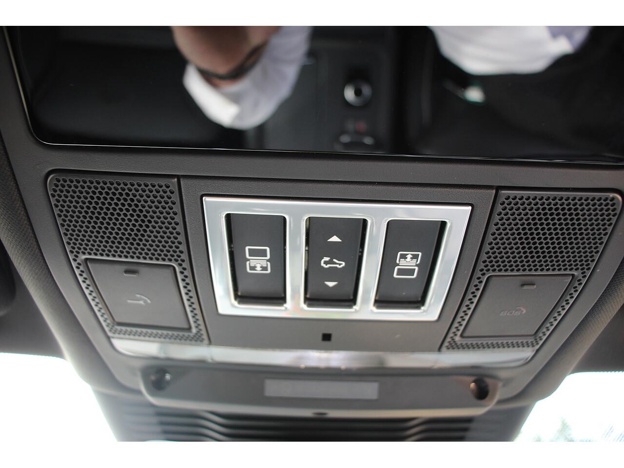 Land Rover Discovery view 49