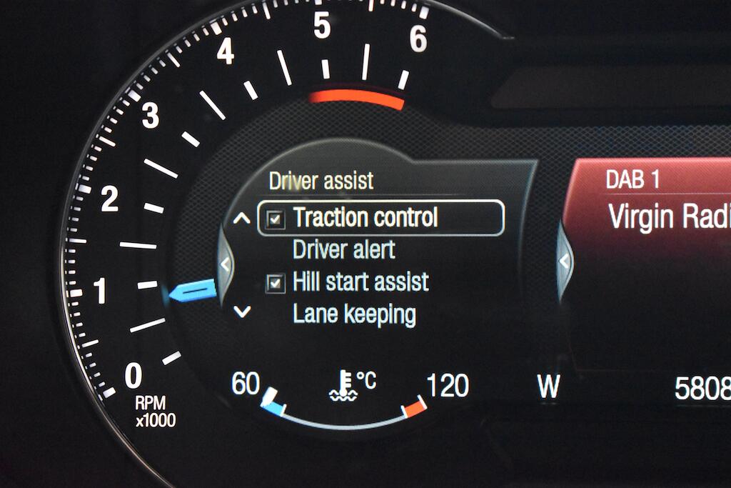 Ford Mondeo view 54