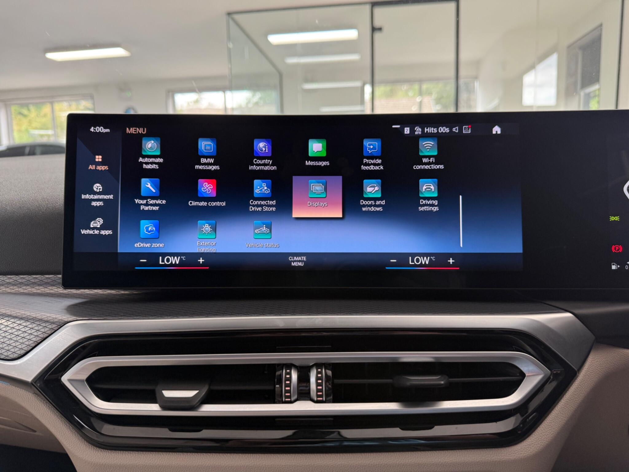 BMW 3 Series view 25