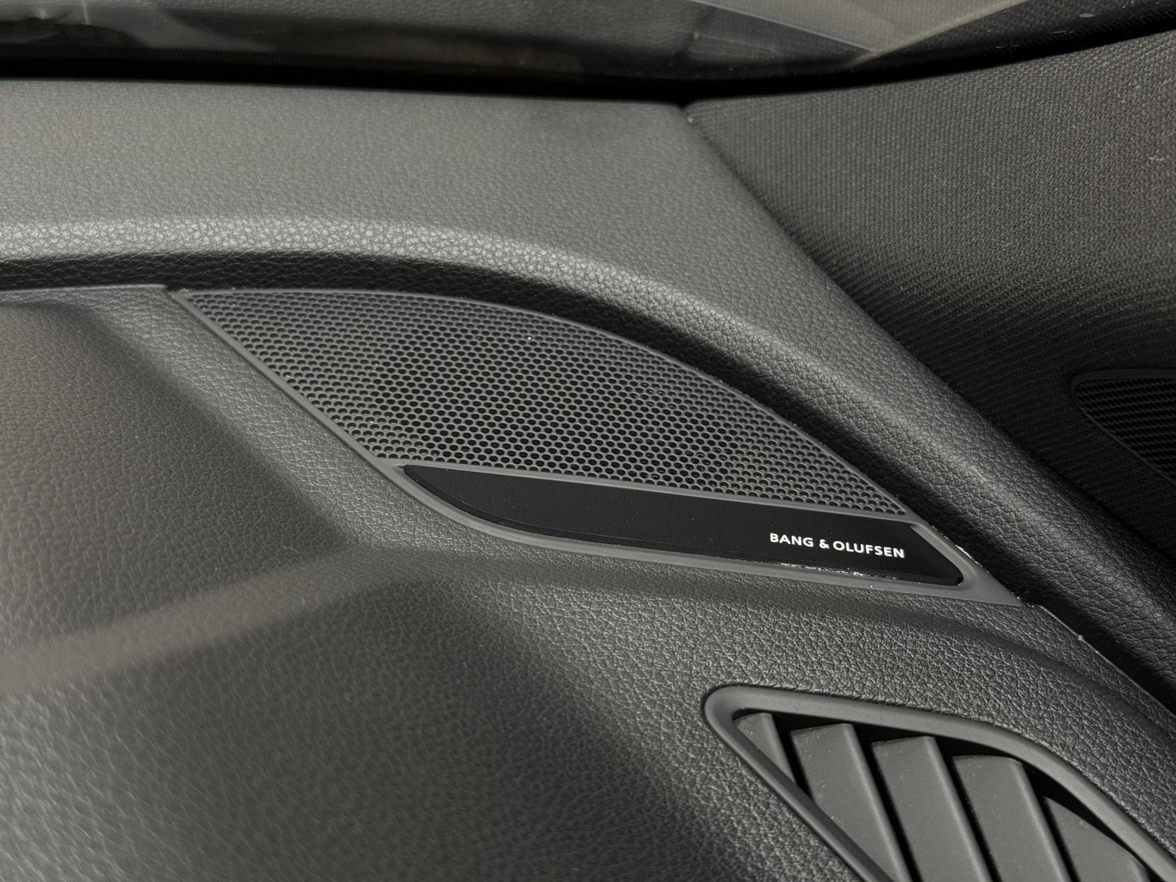 Audi Q5 view 40