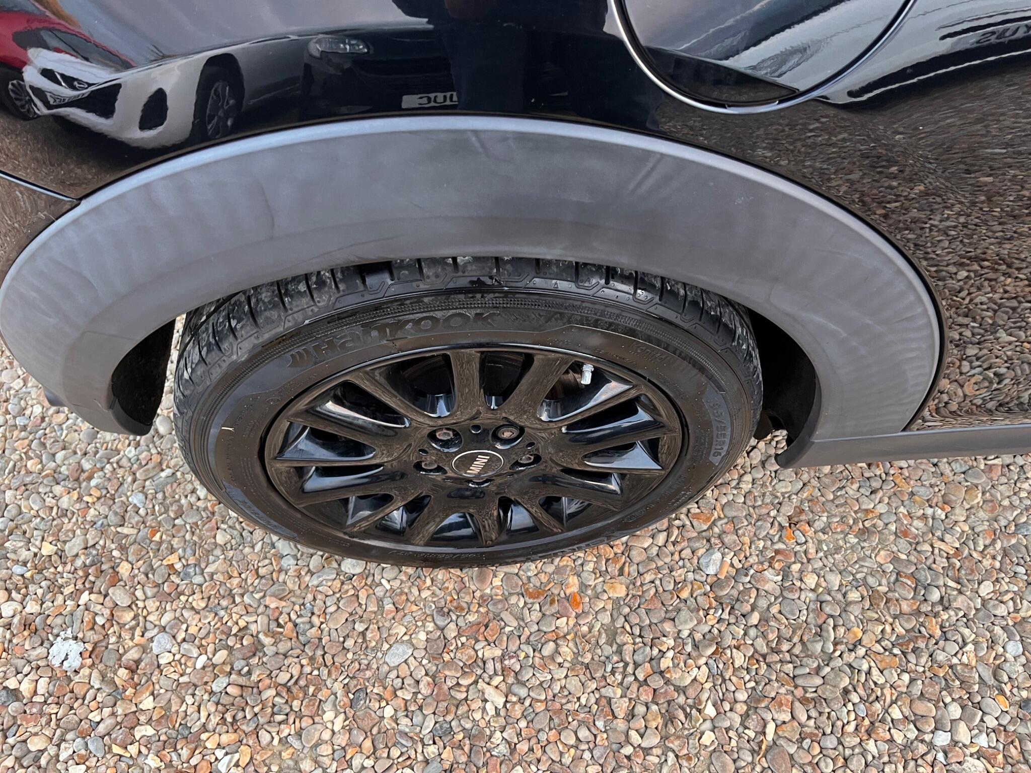 MINI Hatch view 31
