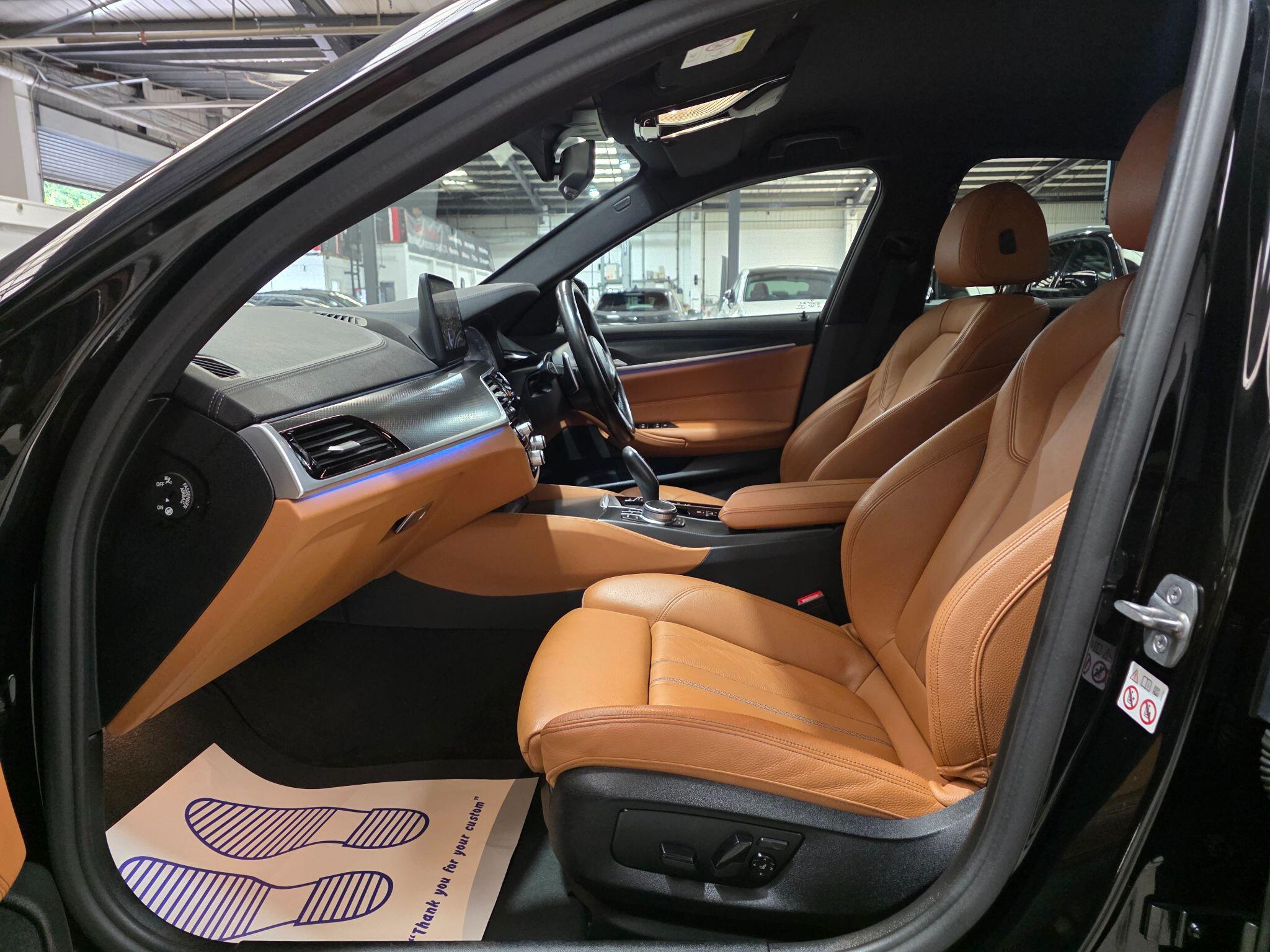 BMW 5 Series view 33