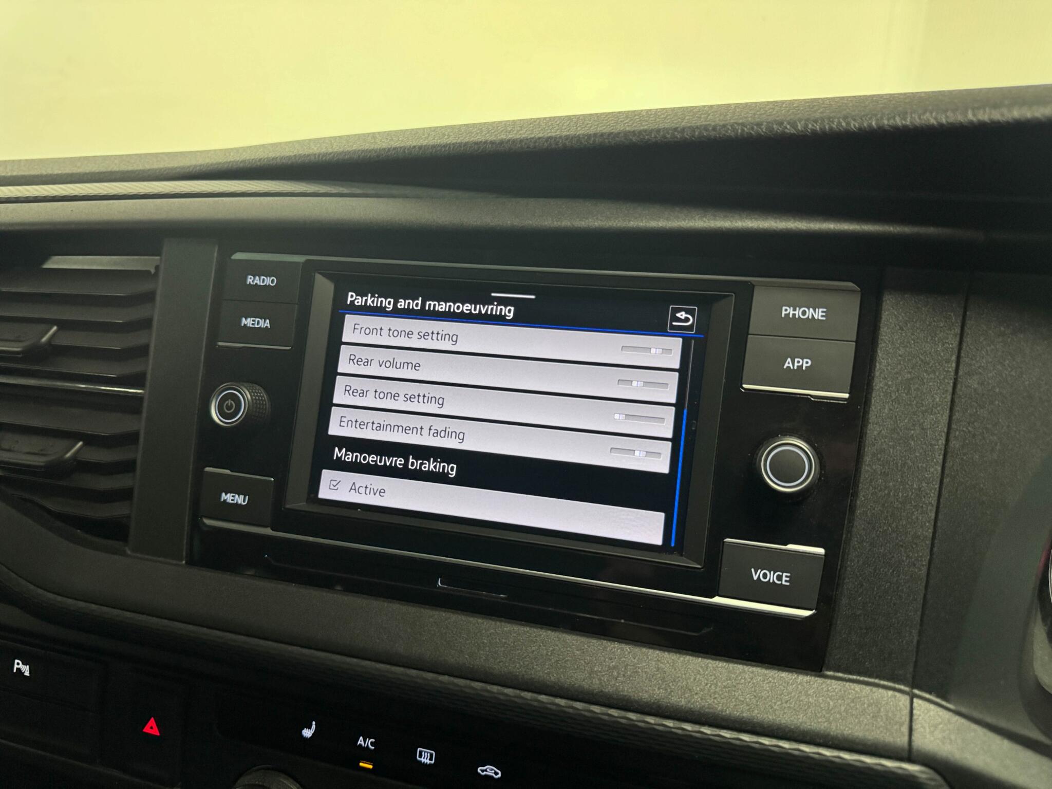 Volkswagen Transporter view 50