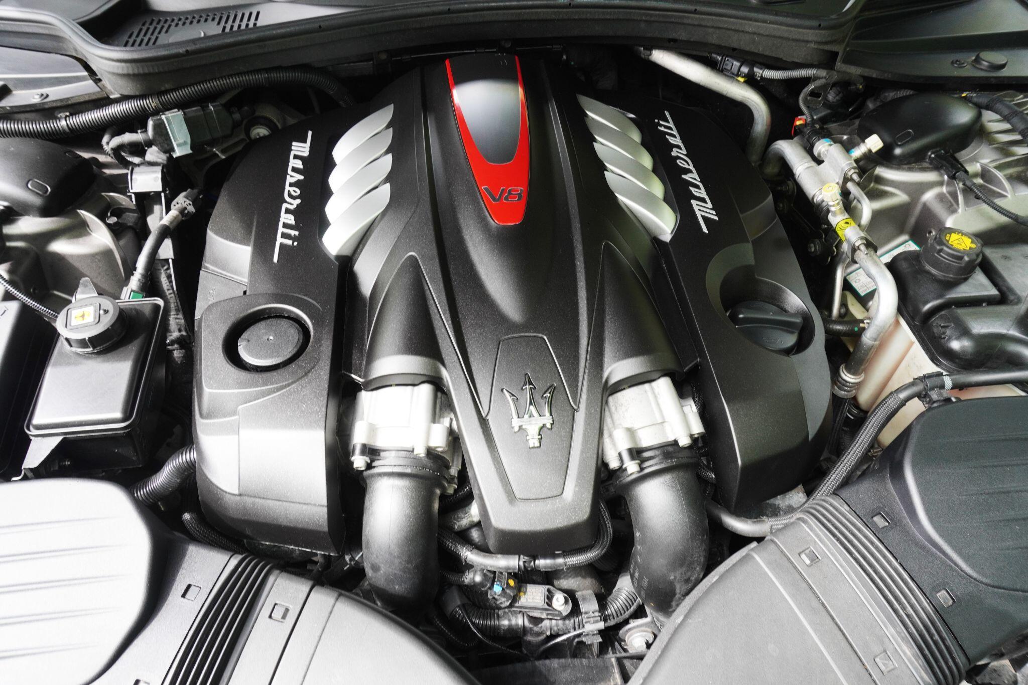Maserati Quattroporte view 89