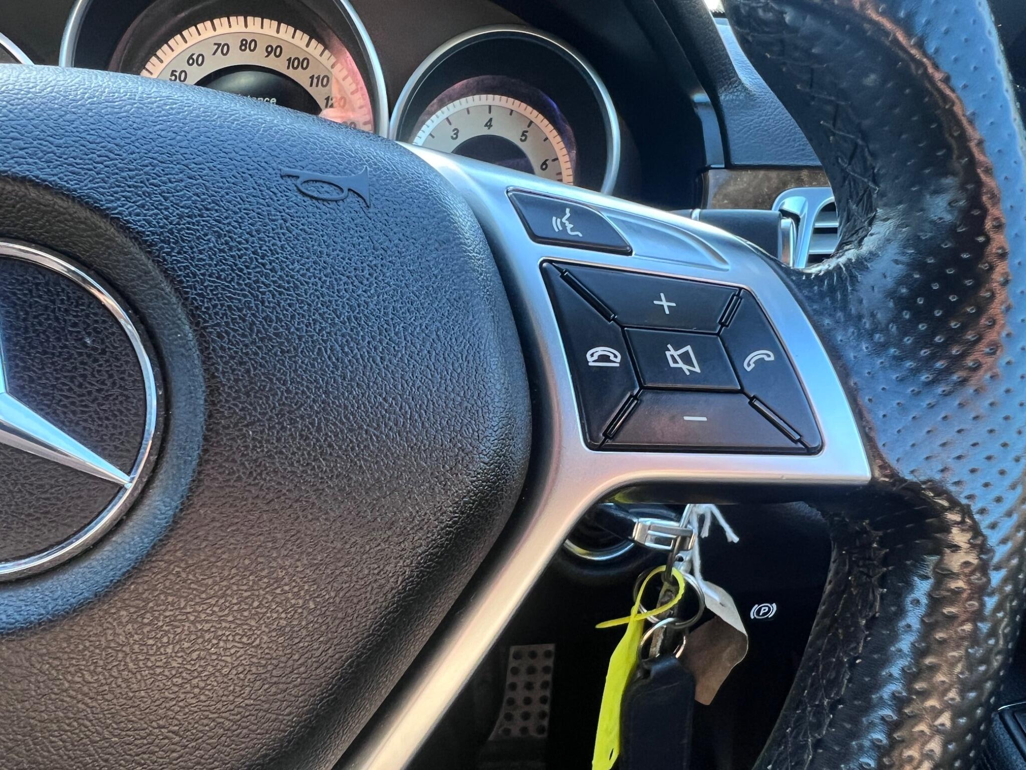 Mercedes-Benz E Class view 22