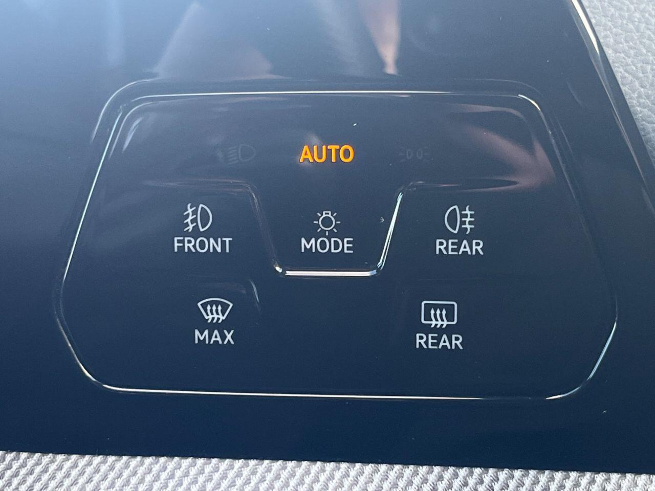 Volkswagen Golf view 16