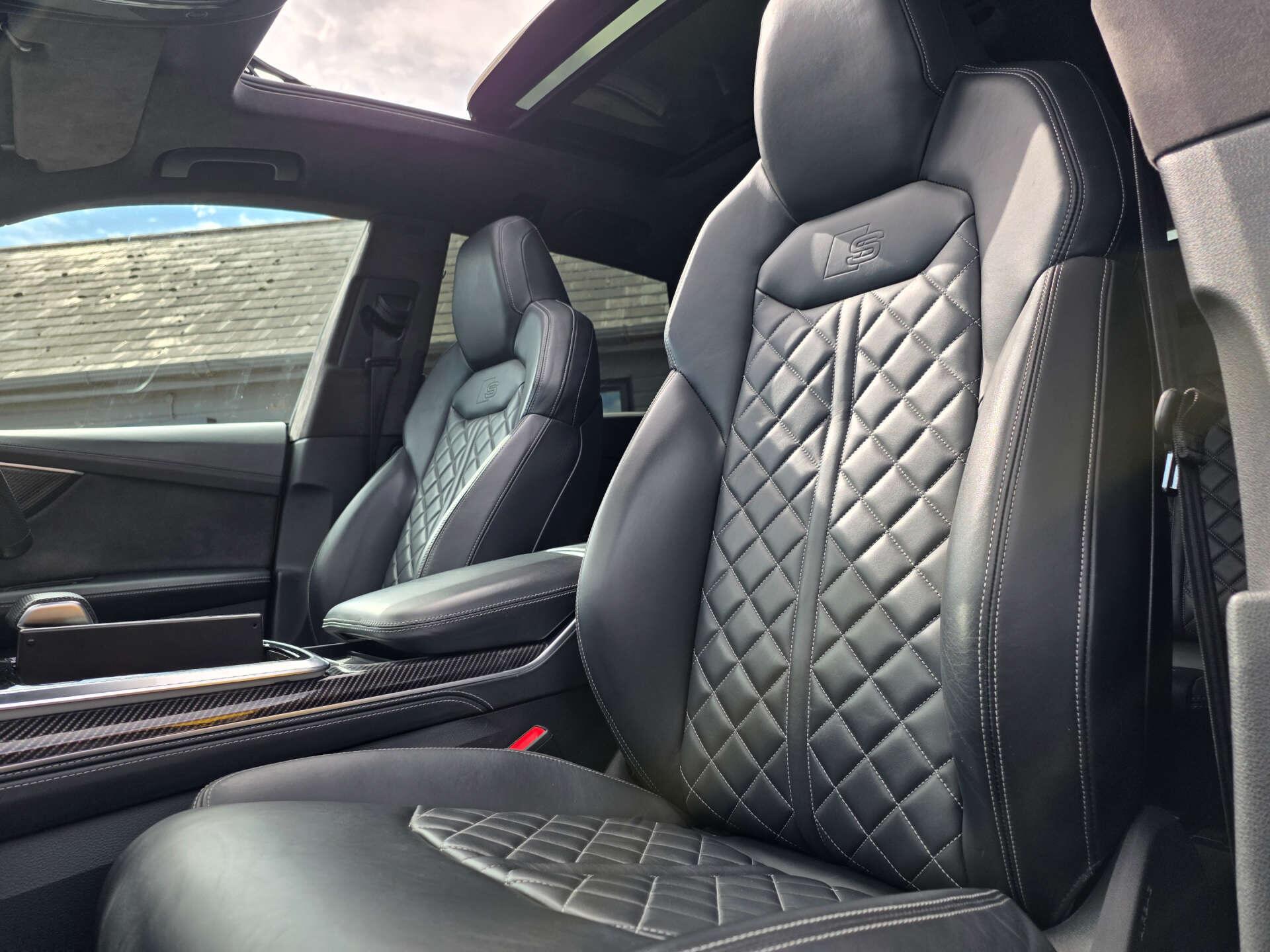 Audi Q8 view 25
