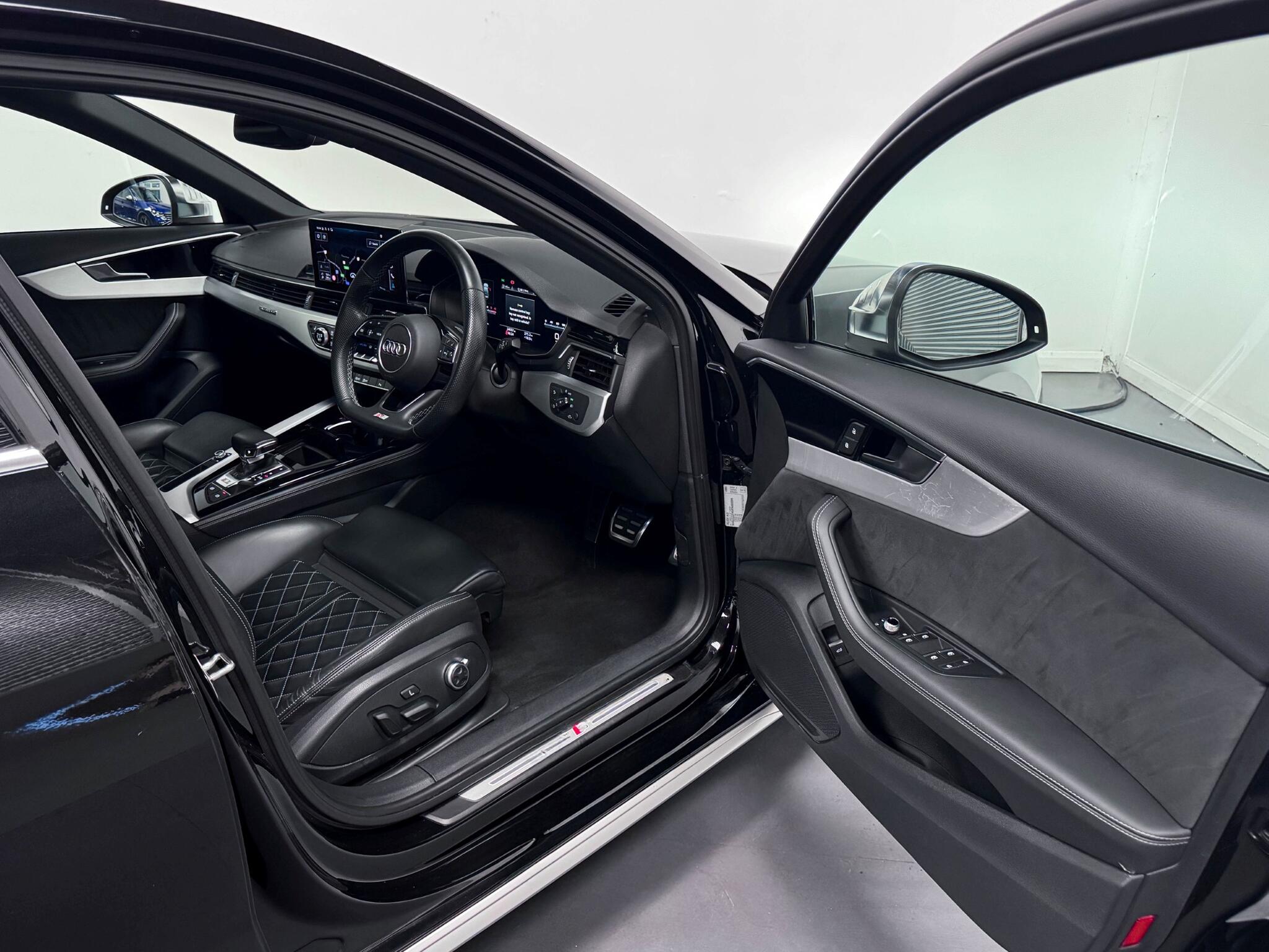 Audi S4 view 22
