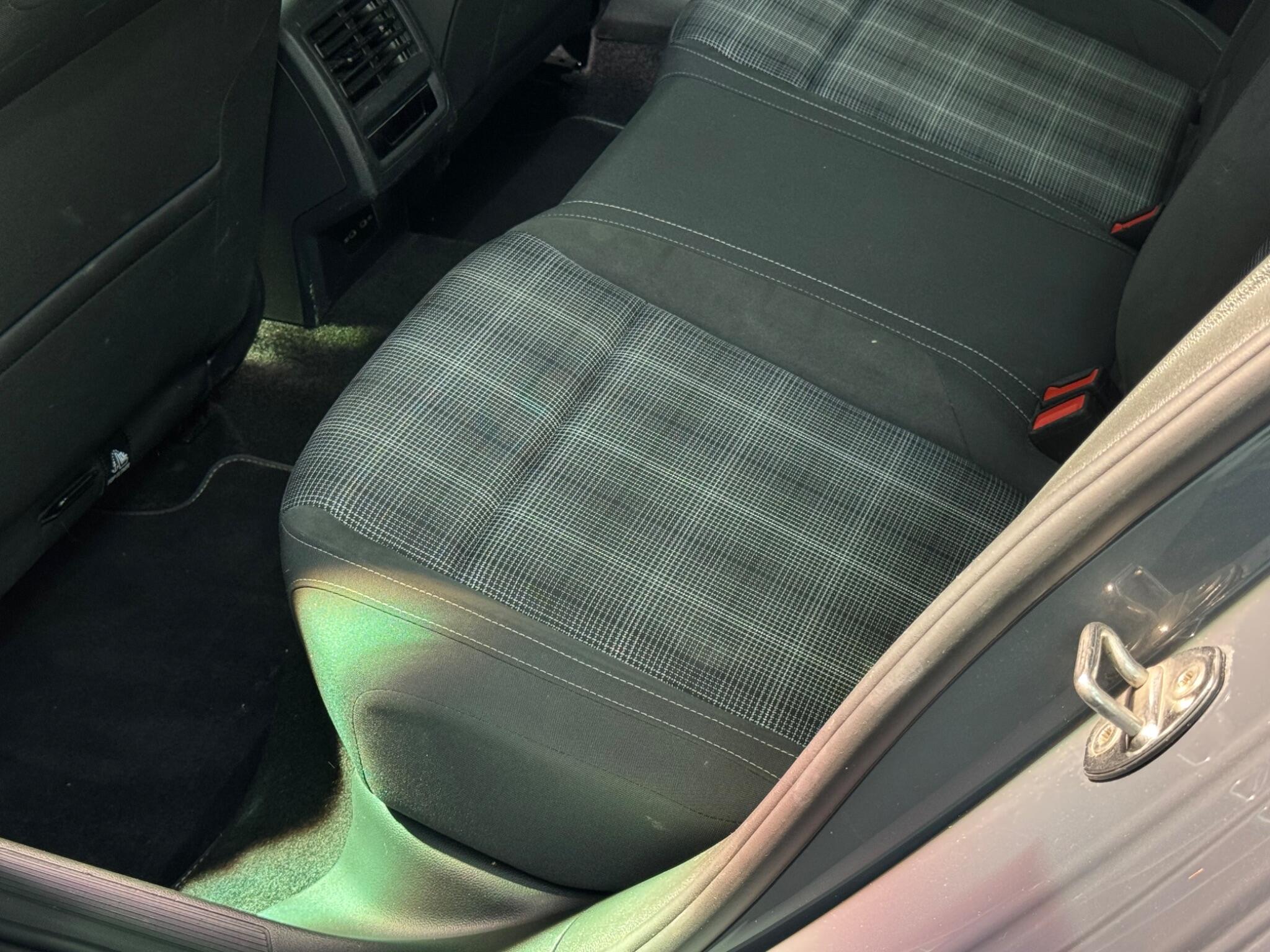 Volkswagen Golf view 56