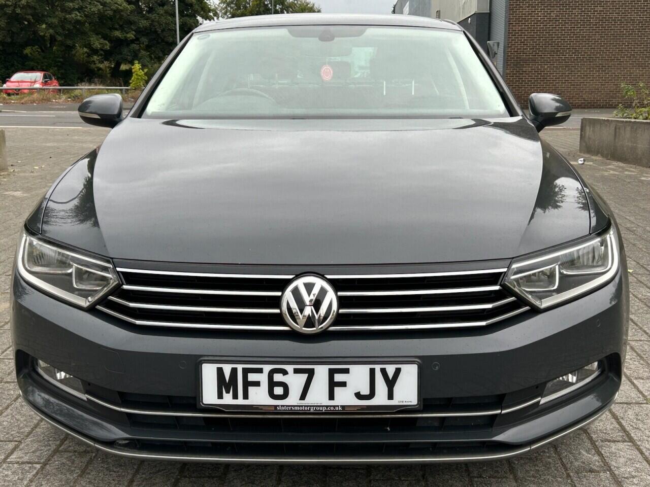 Volkswagen Passat view 6