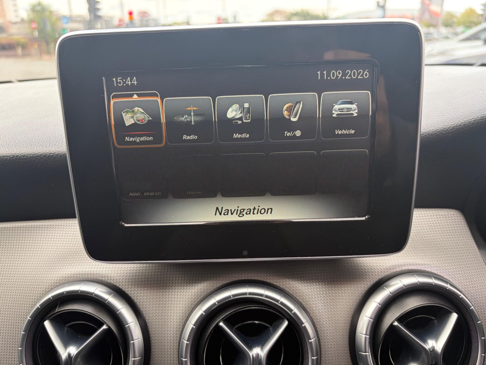 Mercedes-Benz Cla view 49