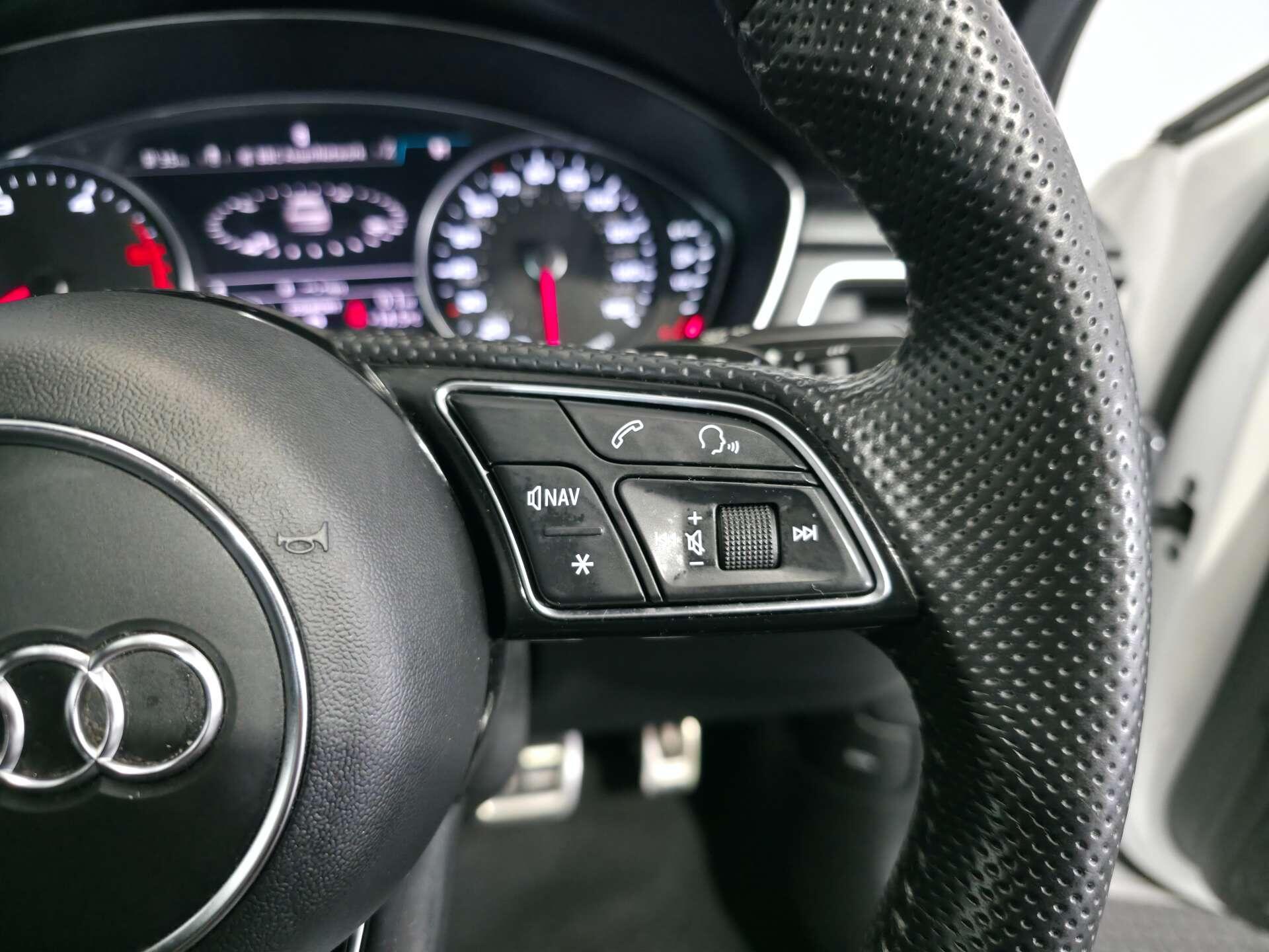 Audi A4 view 28