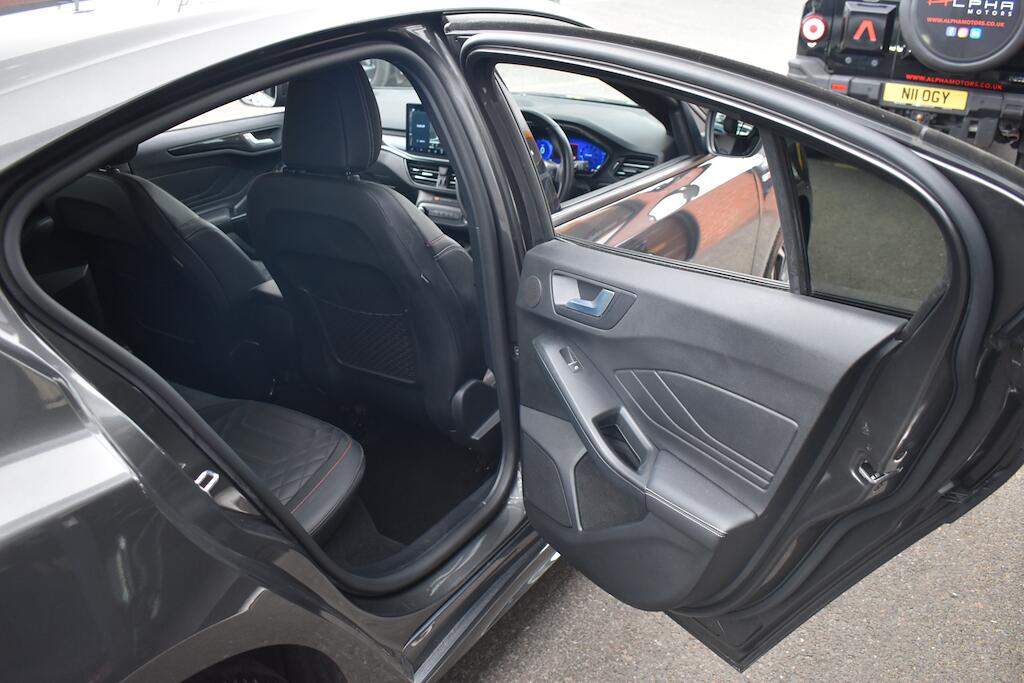 Ford Focus view 28
